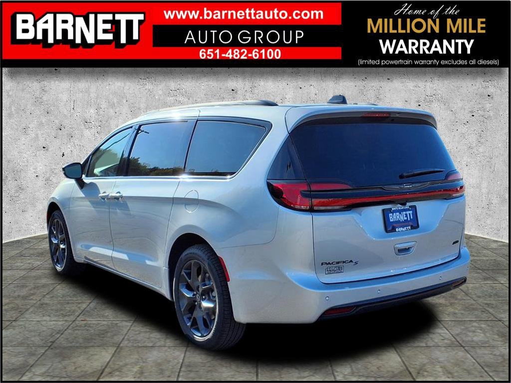 New 2026 Chrysler Pacifica SELECT AWD Passenger Van