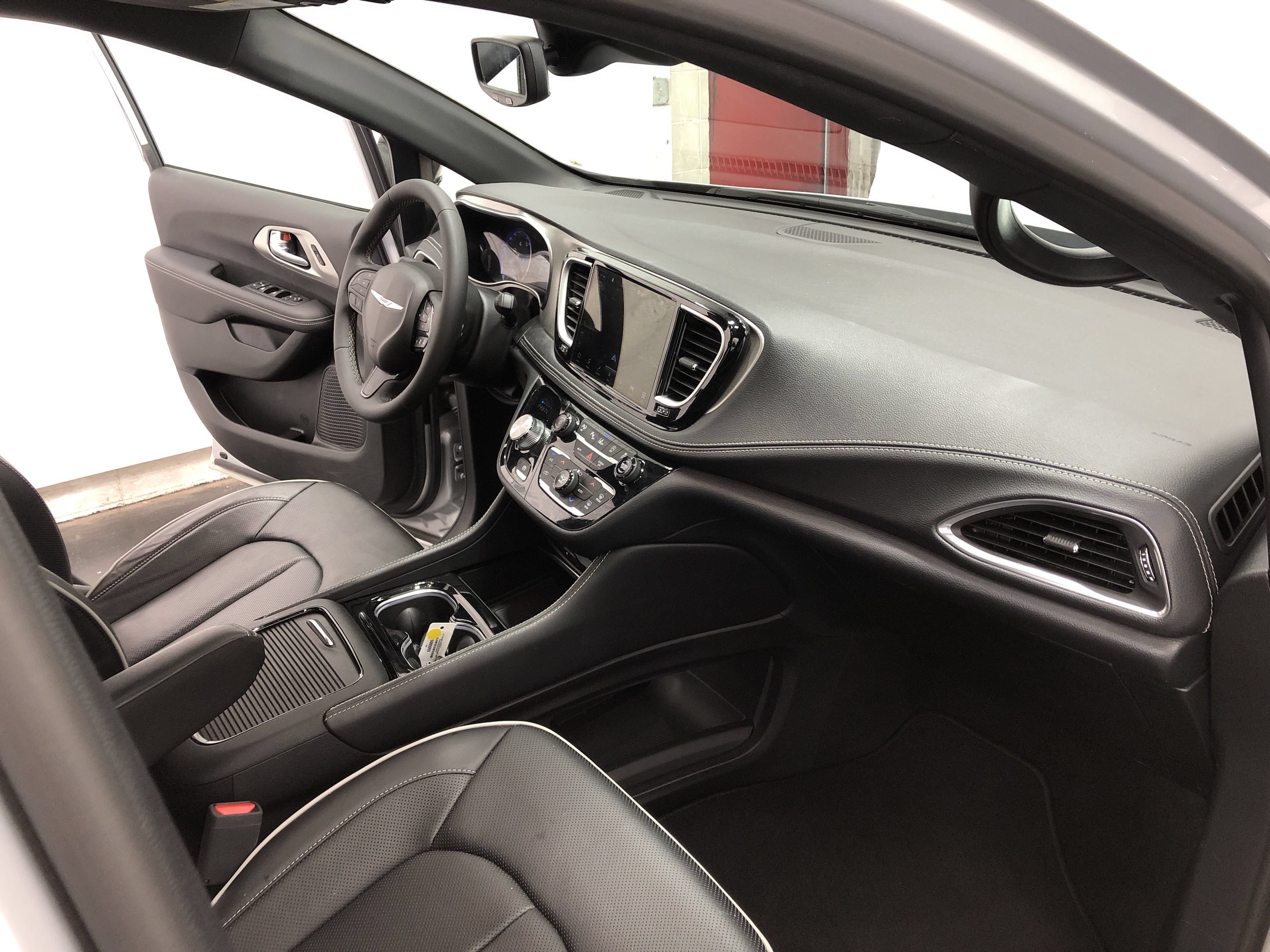 2024 Chrysler Pacifica Limited - Photo 12
