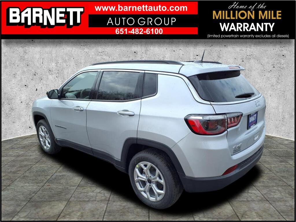 2025 Jeep Compass Latitude photo 2