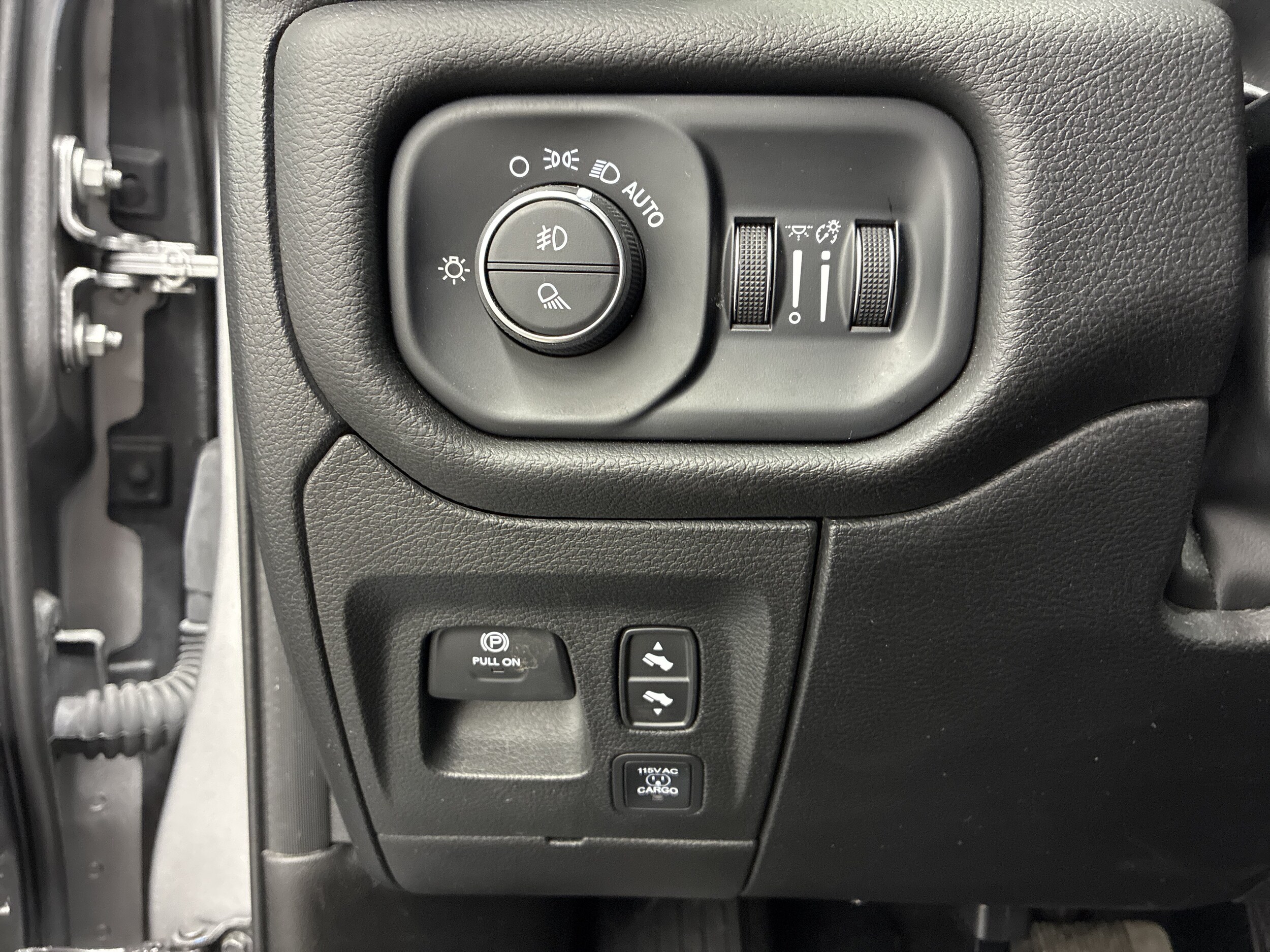 2025 RAM Ram 1500 Pickup Laramie - Photo 23