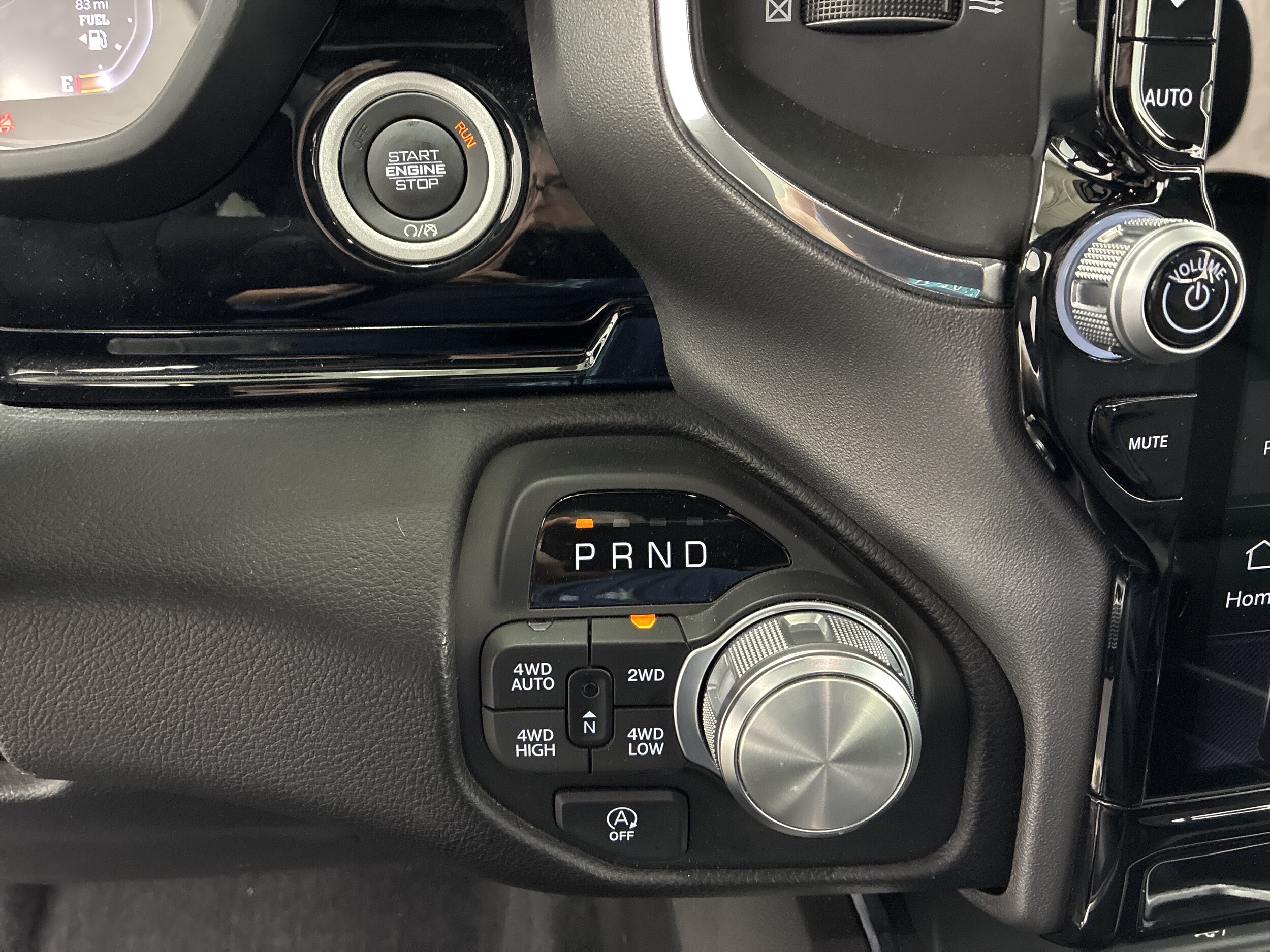 2025 RAM Ram 1500 Pickup Laramie - Photo 24