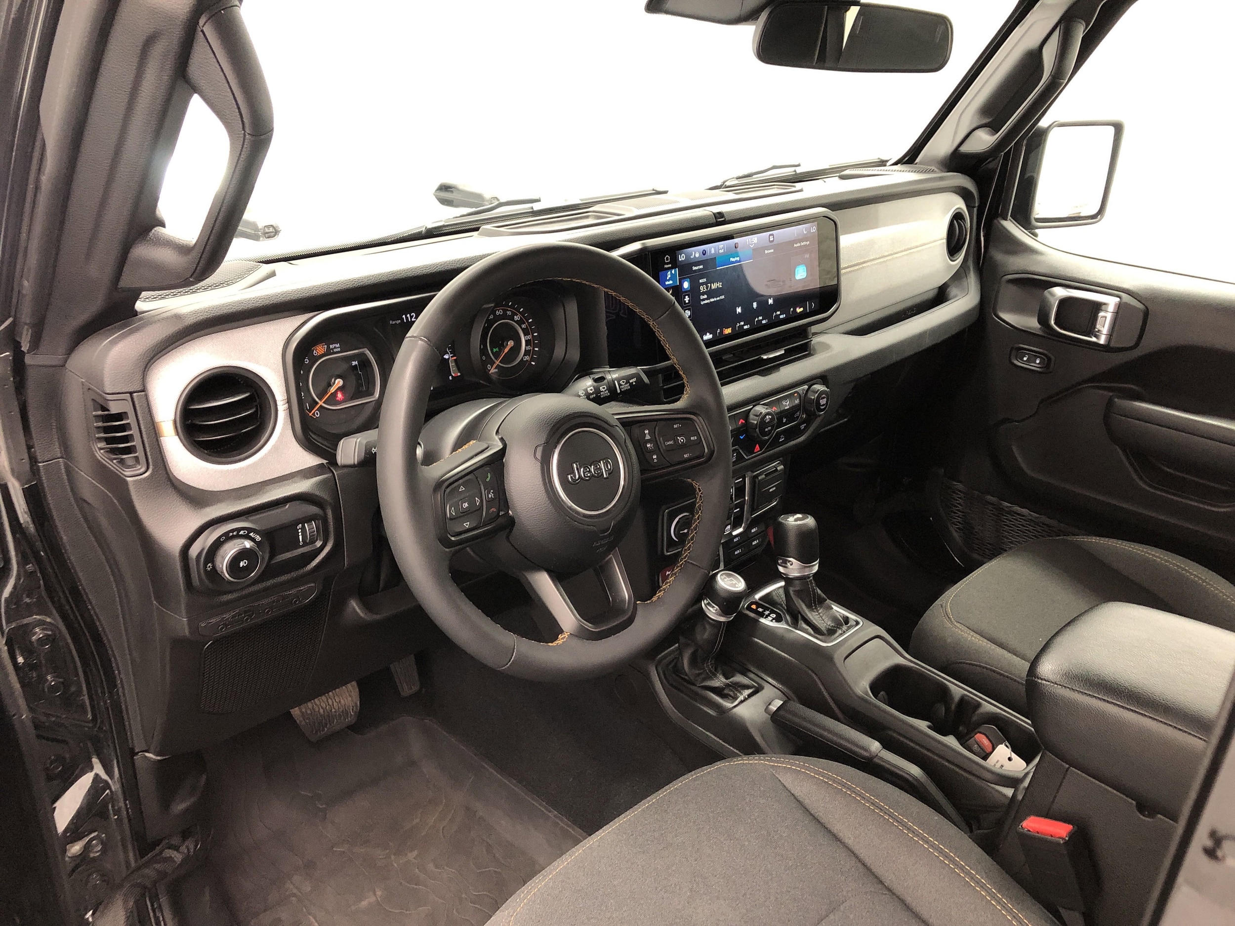 2024 Jeep Wrangler 4-Door Willys - Photo 10