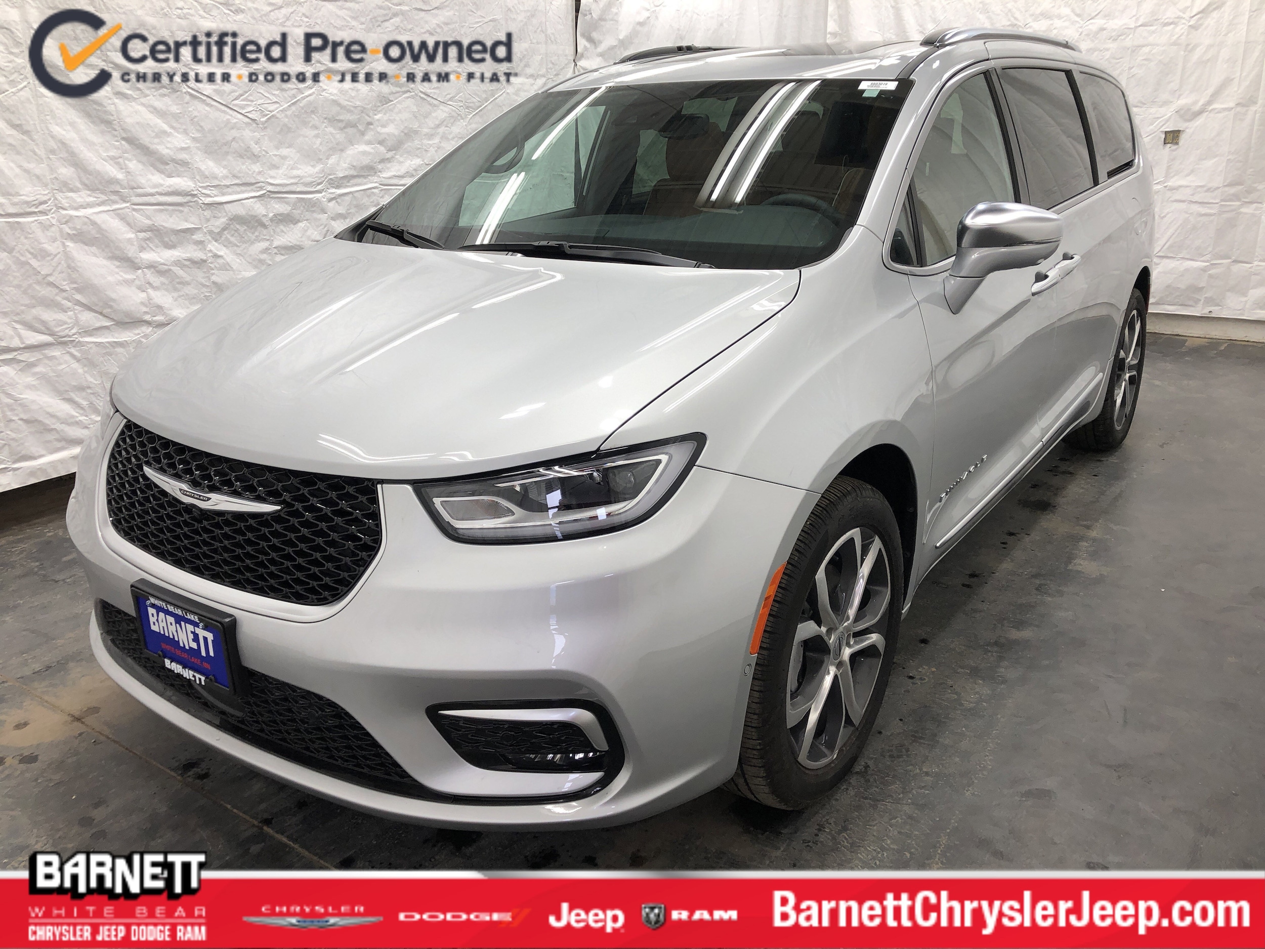 2024 Chrysler Pacifica Pinnacle AWD's photo