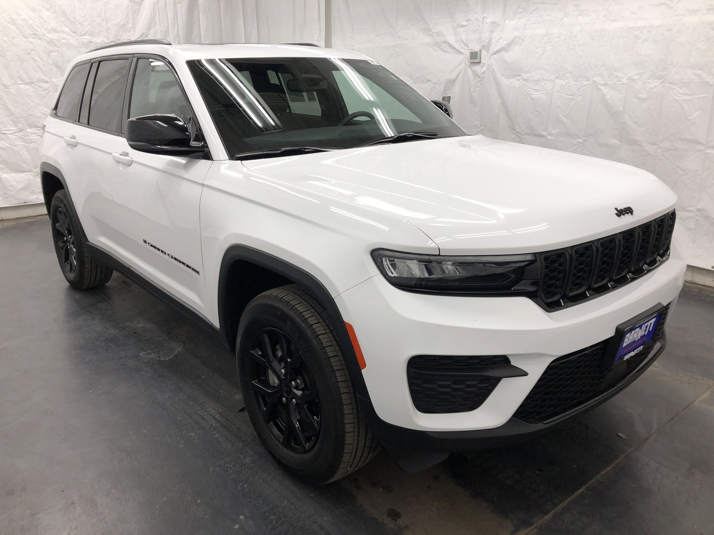 2024 Jeep Grand Cherokee Altitude X photo 2