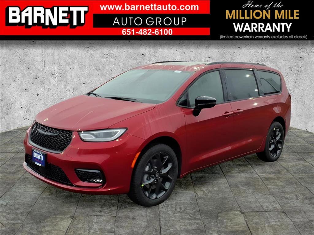 2026 Chrysler Pacifica Limited's photo