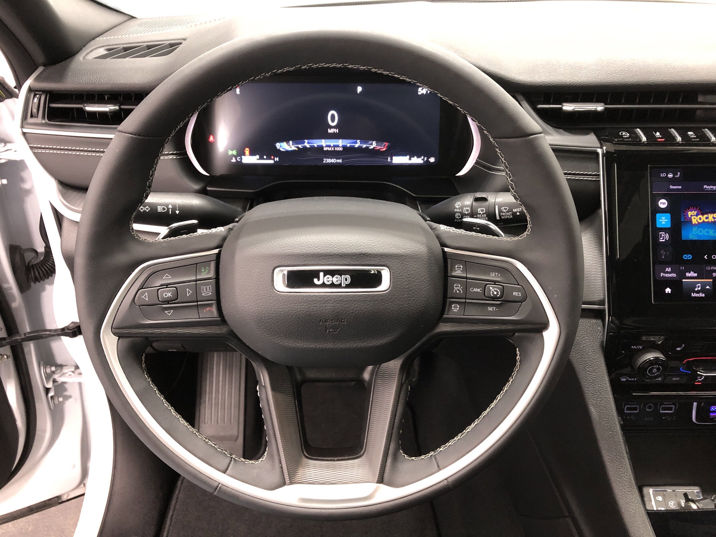 2024 Jeep Grand Cherokee Altitude - Photo 12