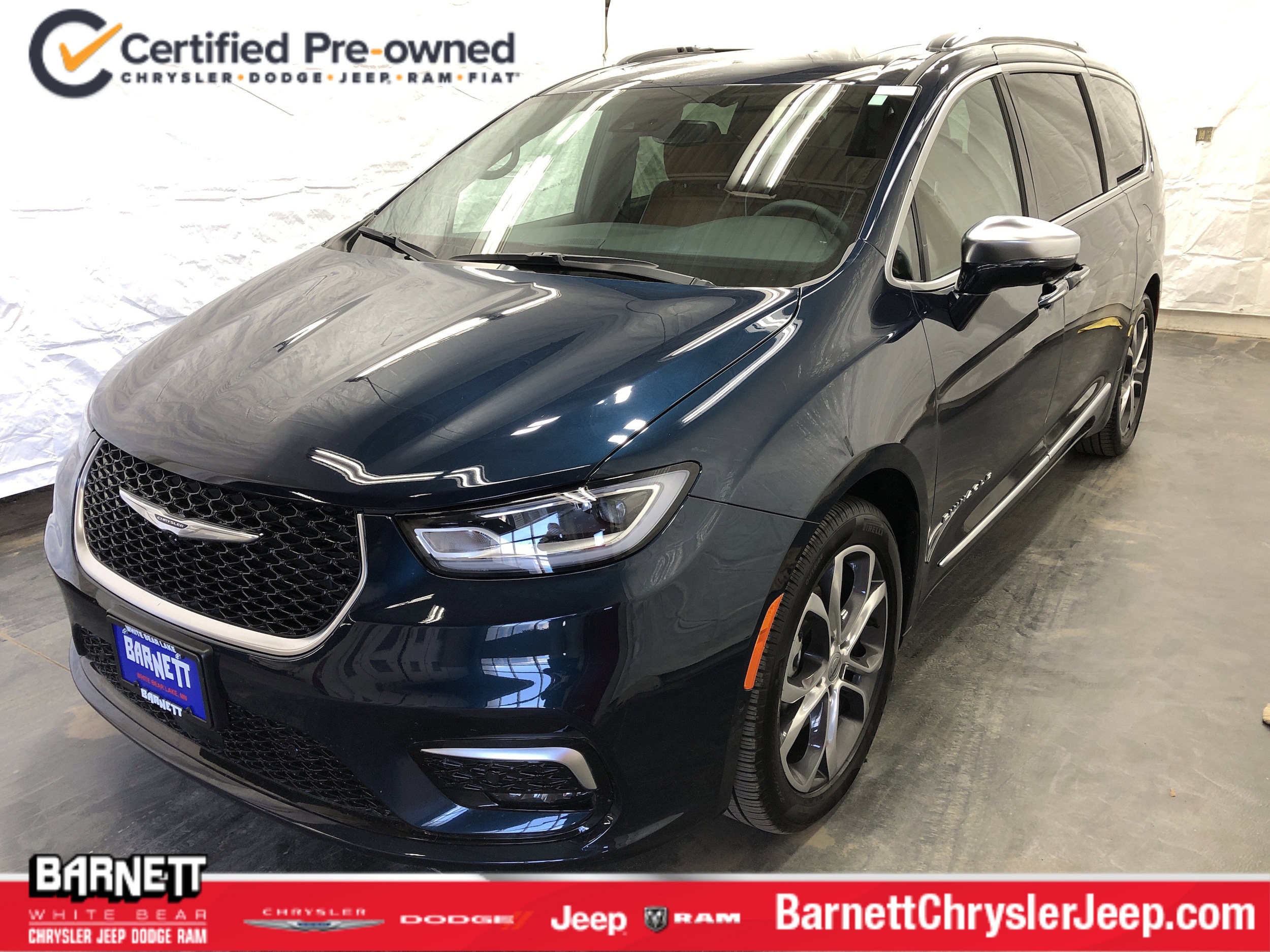 2024 Chrysler Pacifica Pinnacle's photo