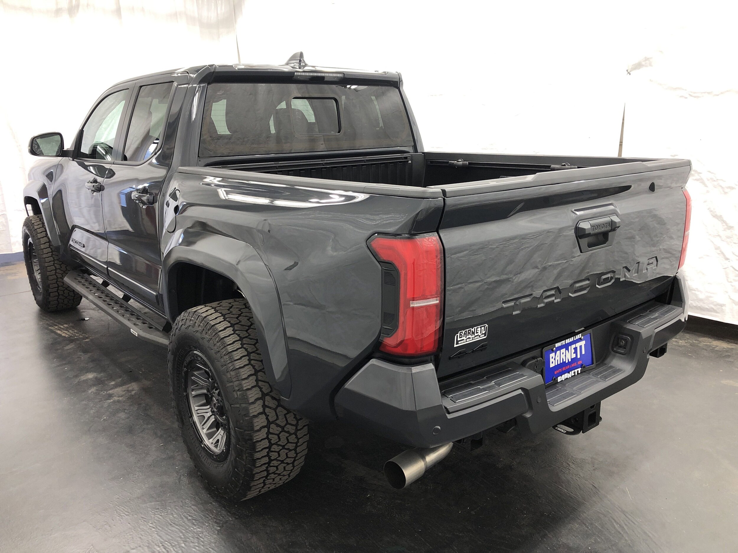 2024 Toyota Tacoma TRD Sport photo 2