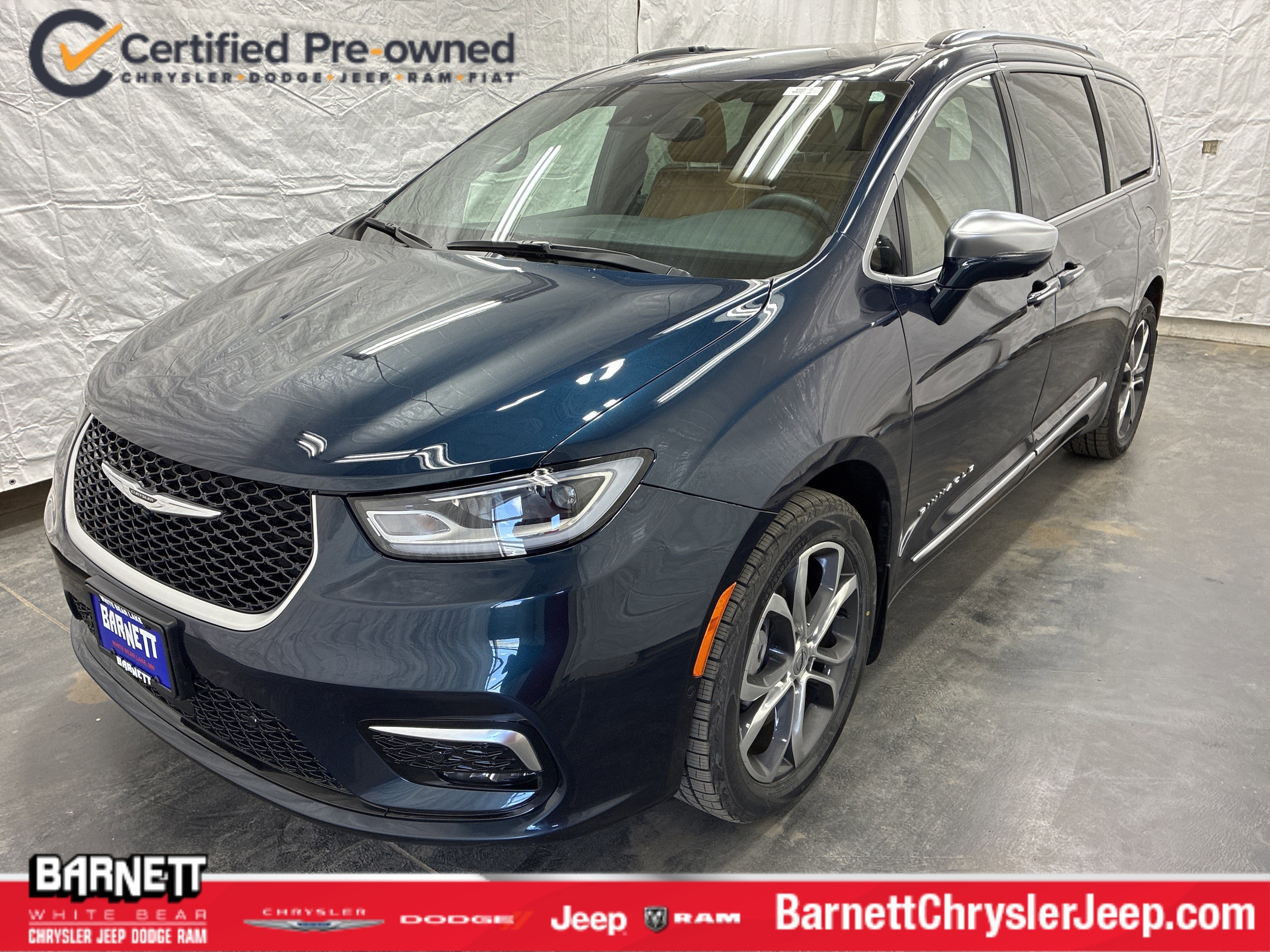 2022 Chrysler Pacifica Pinnacle's photo