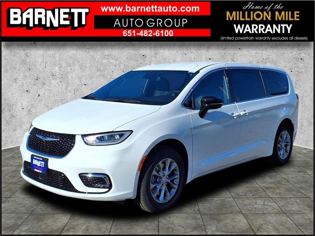 2026 Chrysler Pacifica Select's photo