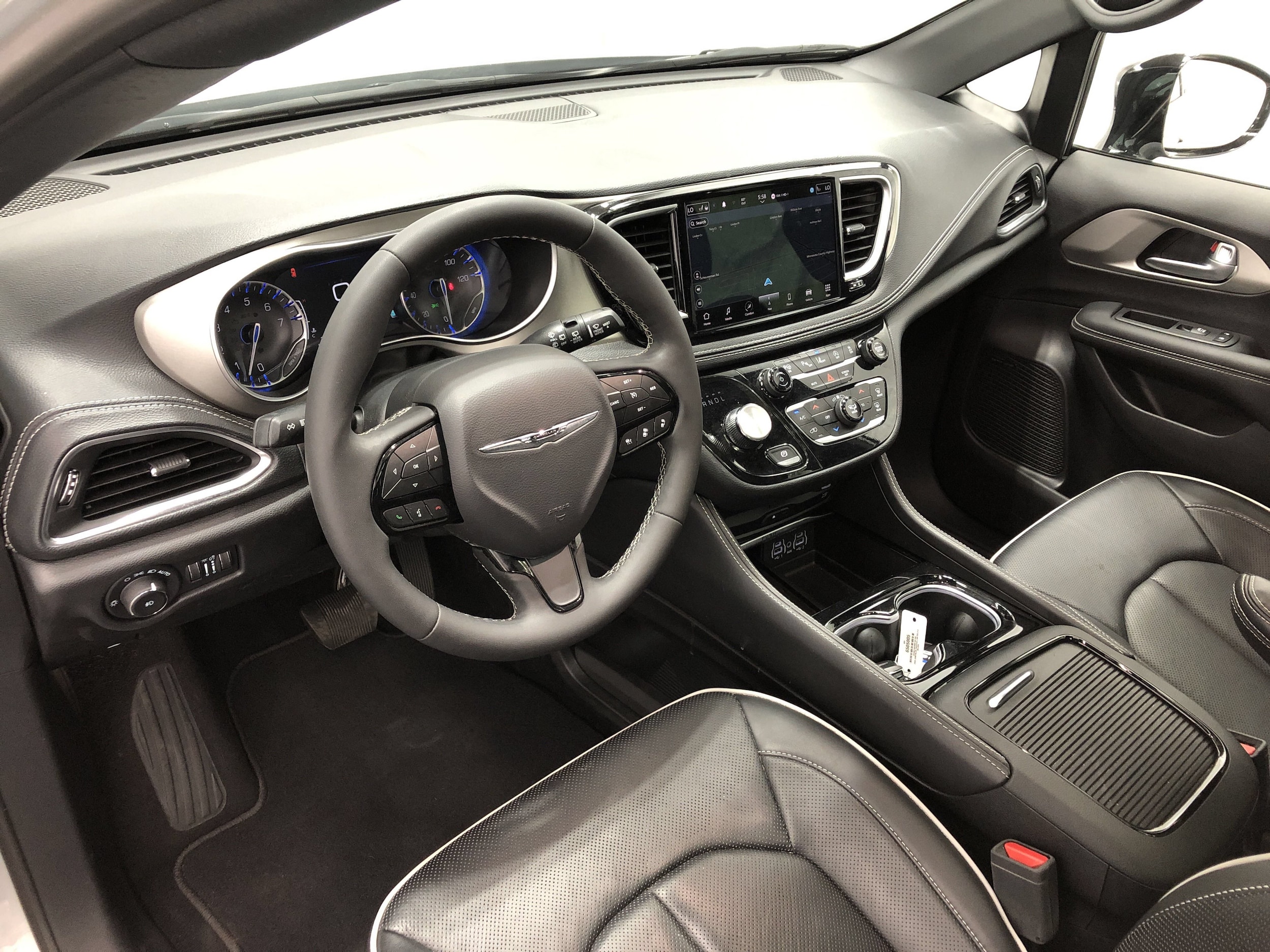 2024 Chrysler Pacifica Limited - Photo 11