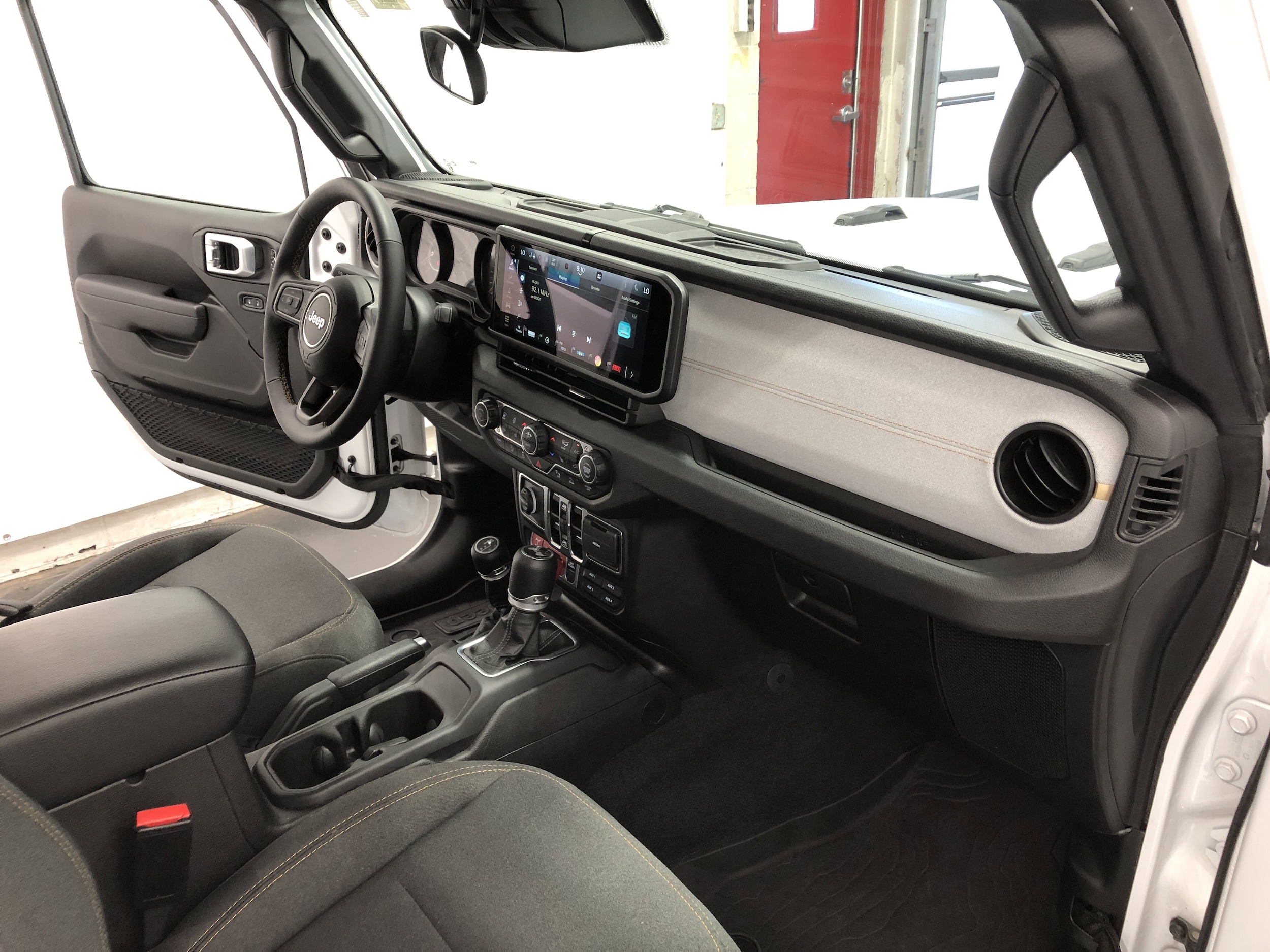 2024 Jeep Wrangler 4-Door Willys - Photo 11