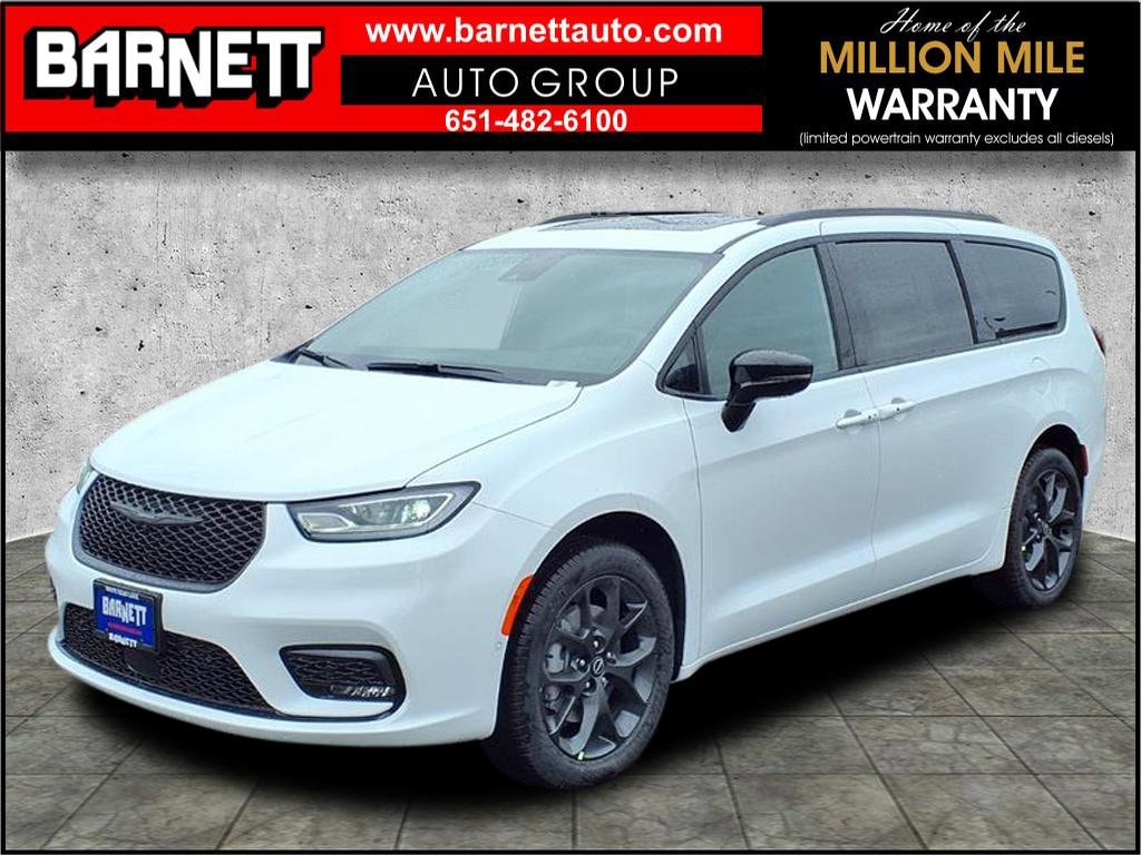 2026 Chrysler Pacifica Limited's photo