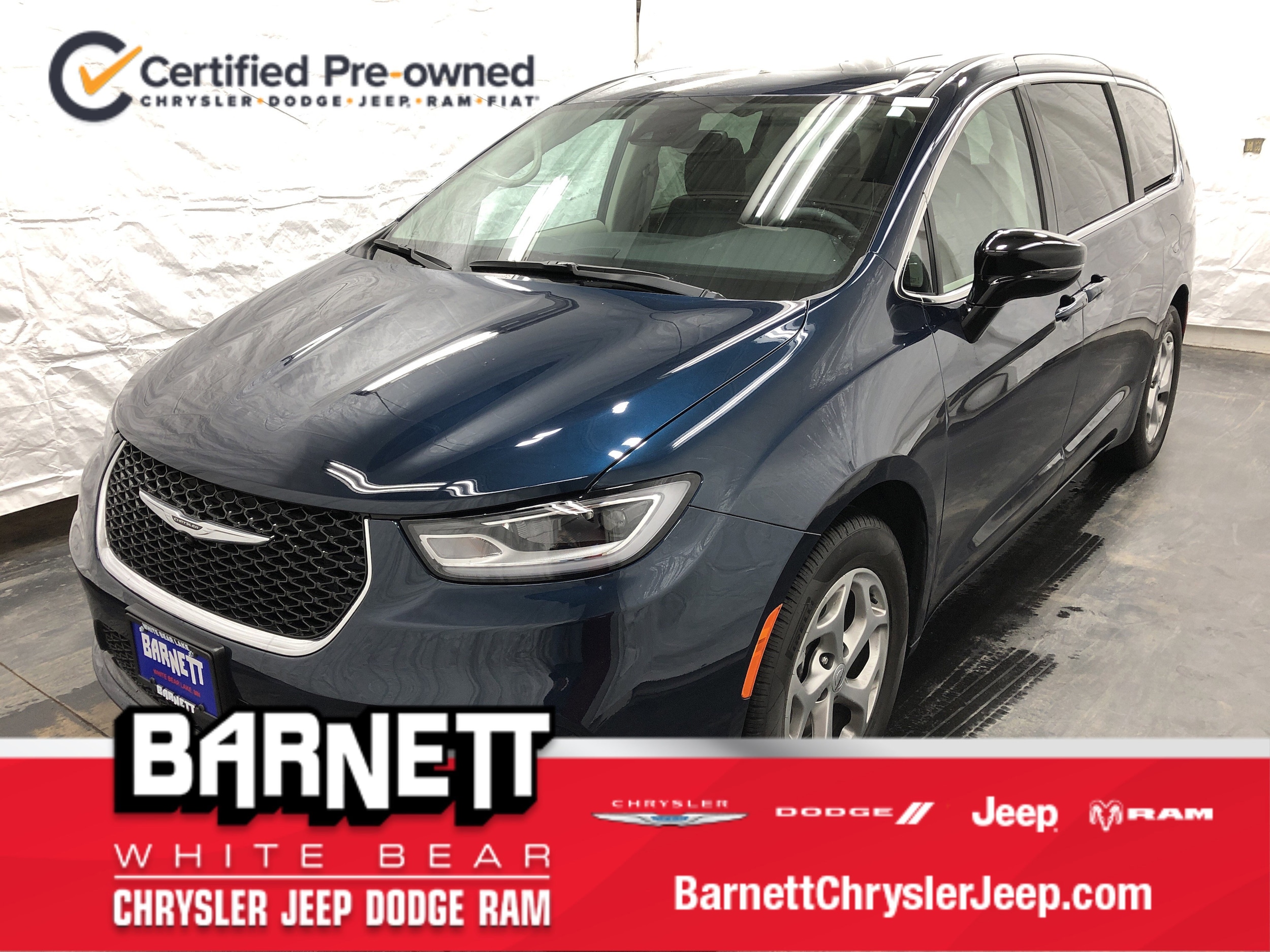 2024 Chrysler Pacifica Limited's photo