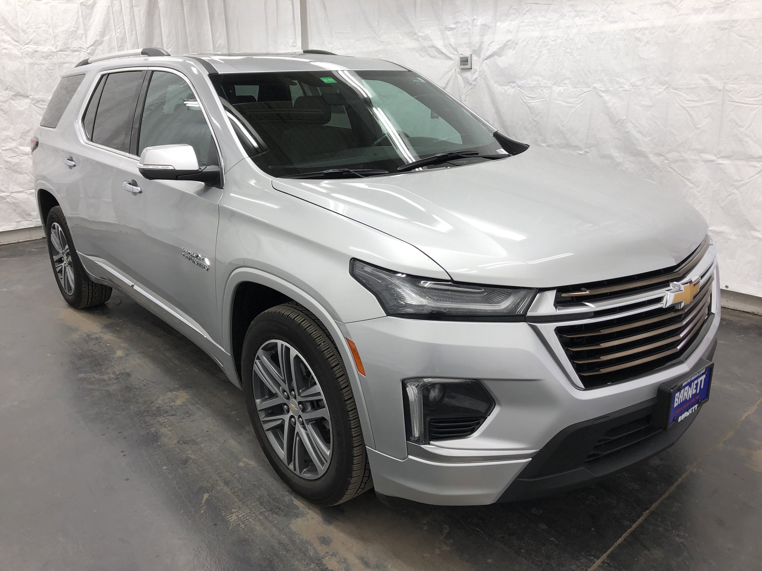 Used 2022 Chevrolet Traverse High Country with VIN 1GNEVNKW1NJ131310 for sale in White Bear Lake, Minnesota