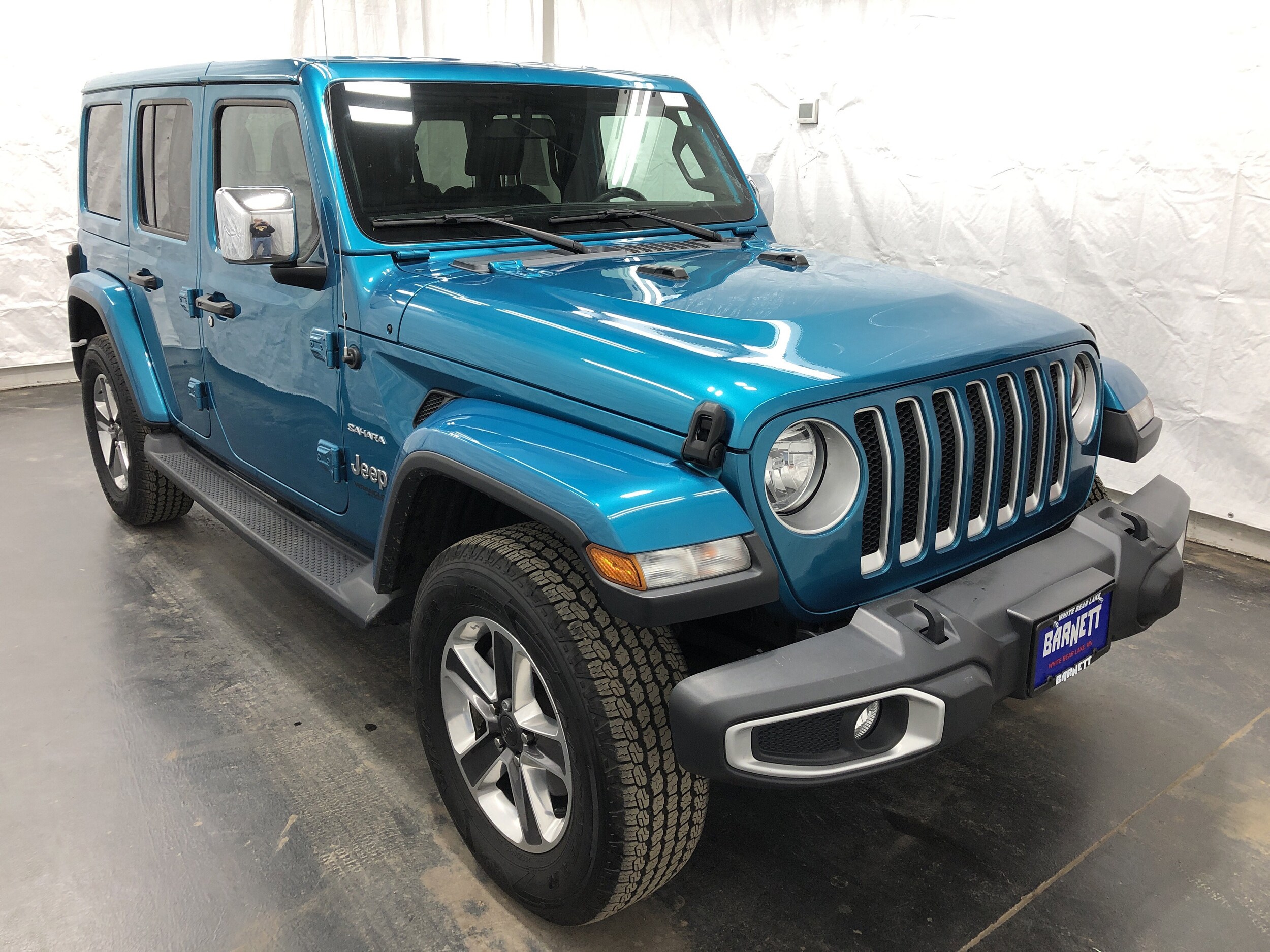 2020 Jeep Wrangler Unlimited Sahara photo 2