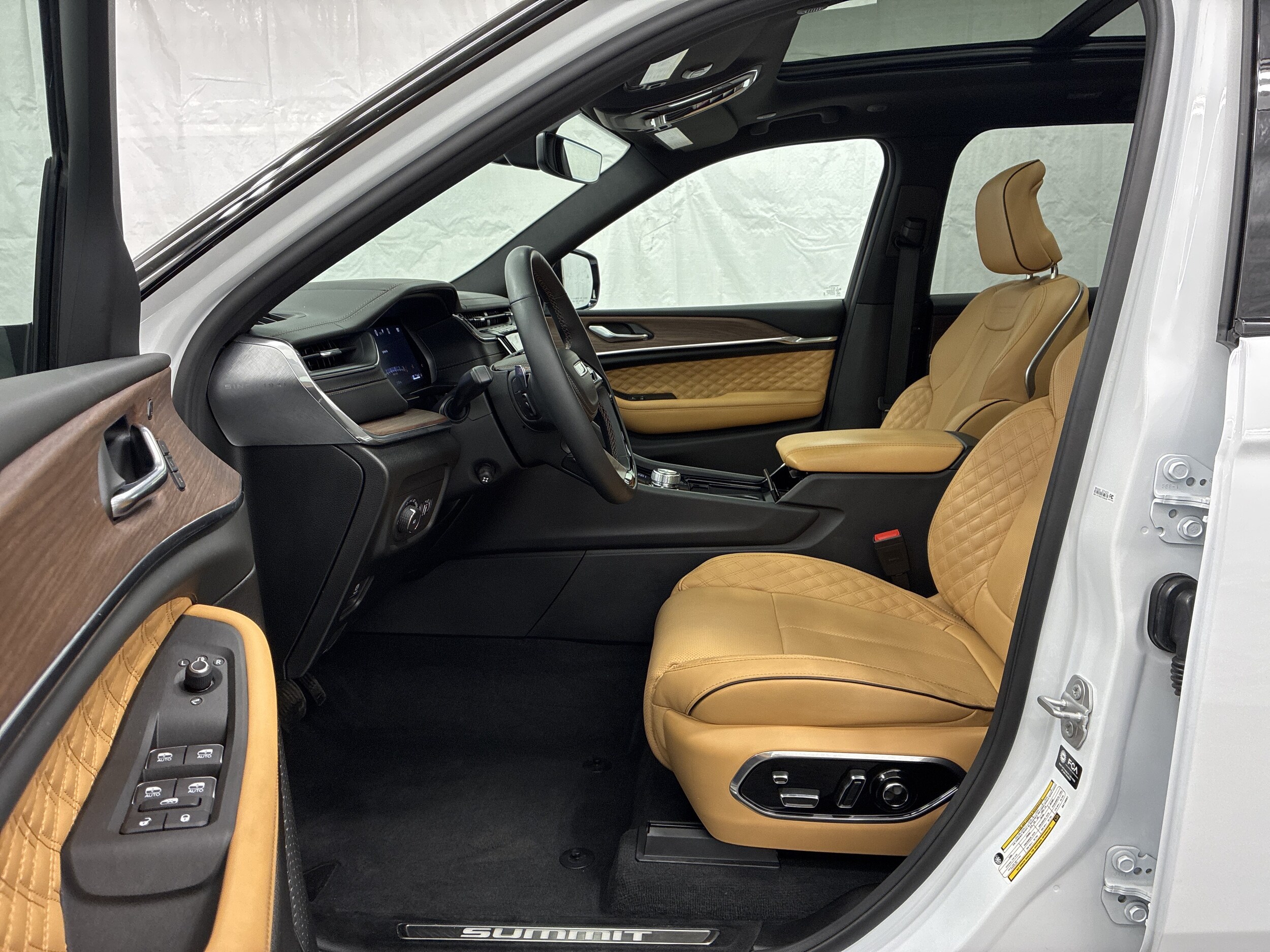2025 Jeep Grand Cherokee Summit - Photo 15