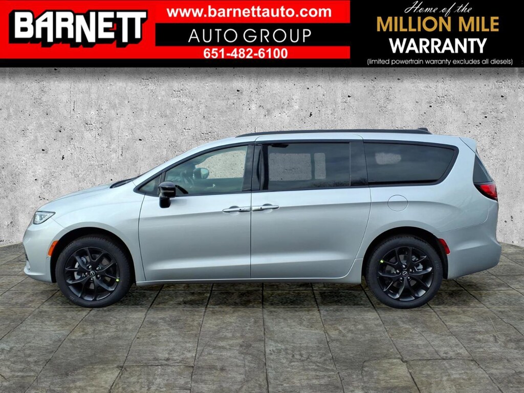 New 2026 Chrysler Pacifica SELECT AWD Passenger Van
