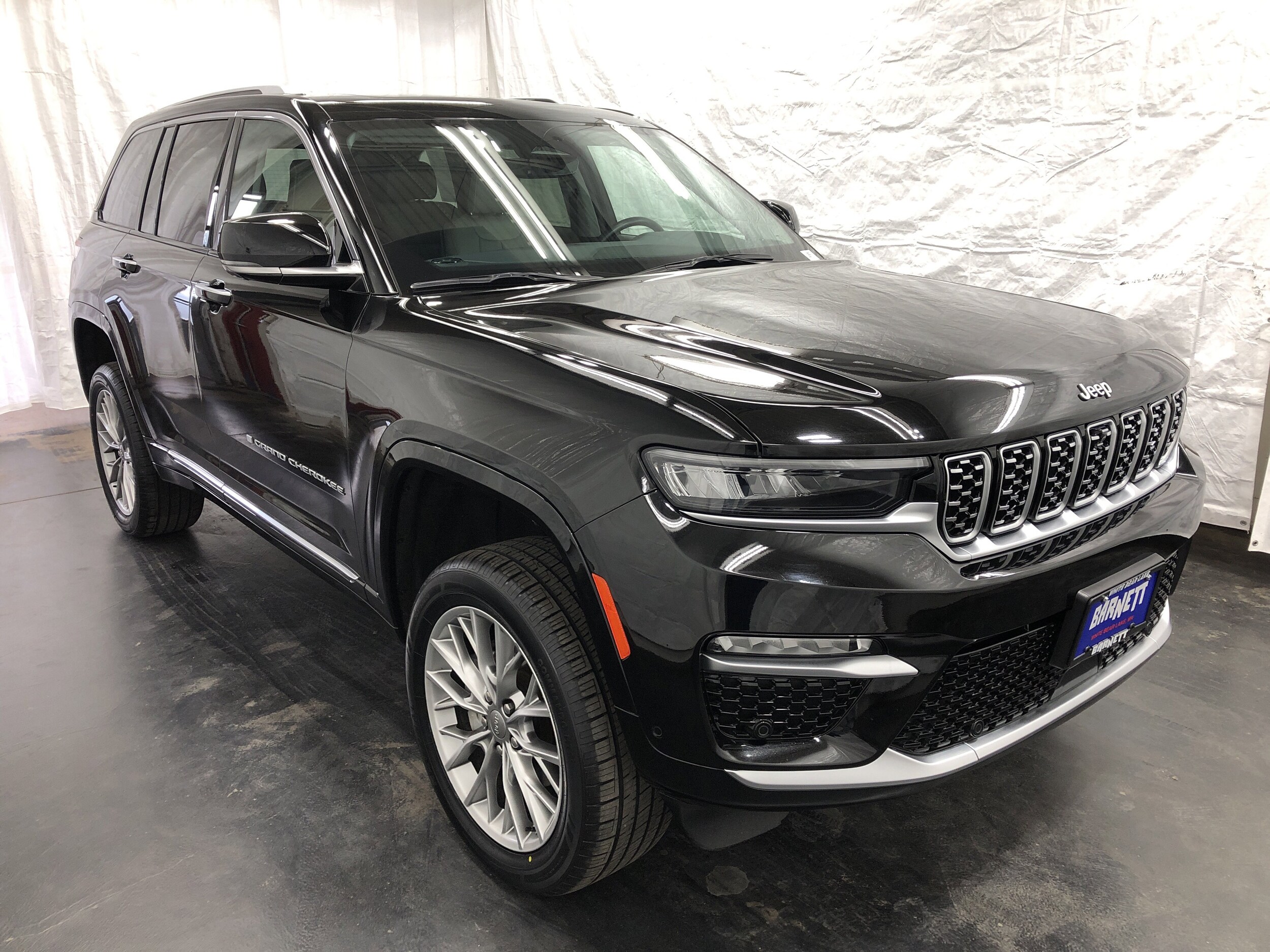 2022 Jeep Grand Cherokee Summit photo 2