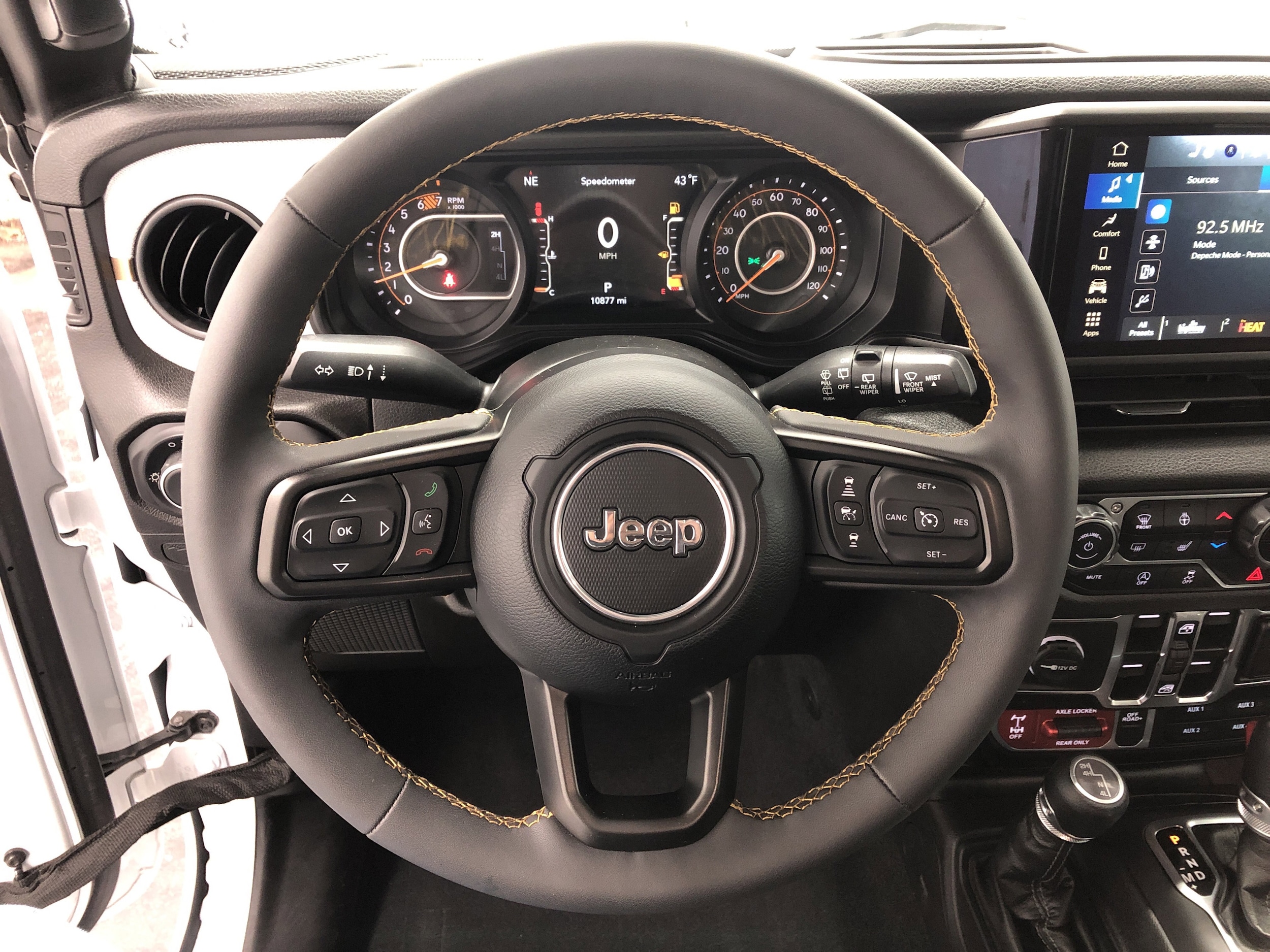 2024 Jeep Wrangler 4-Door Willys - Photo 11