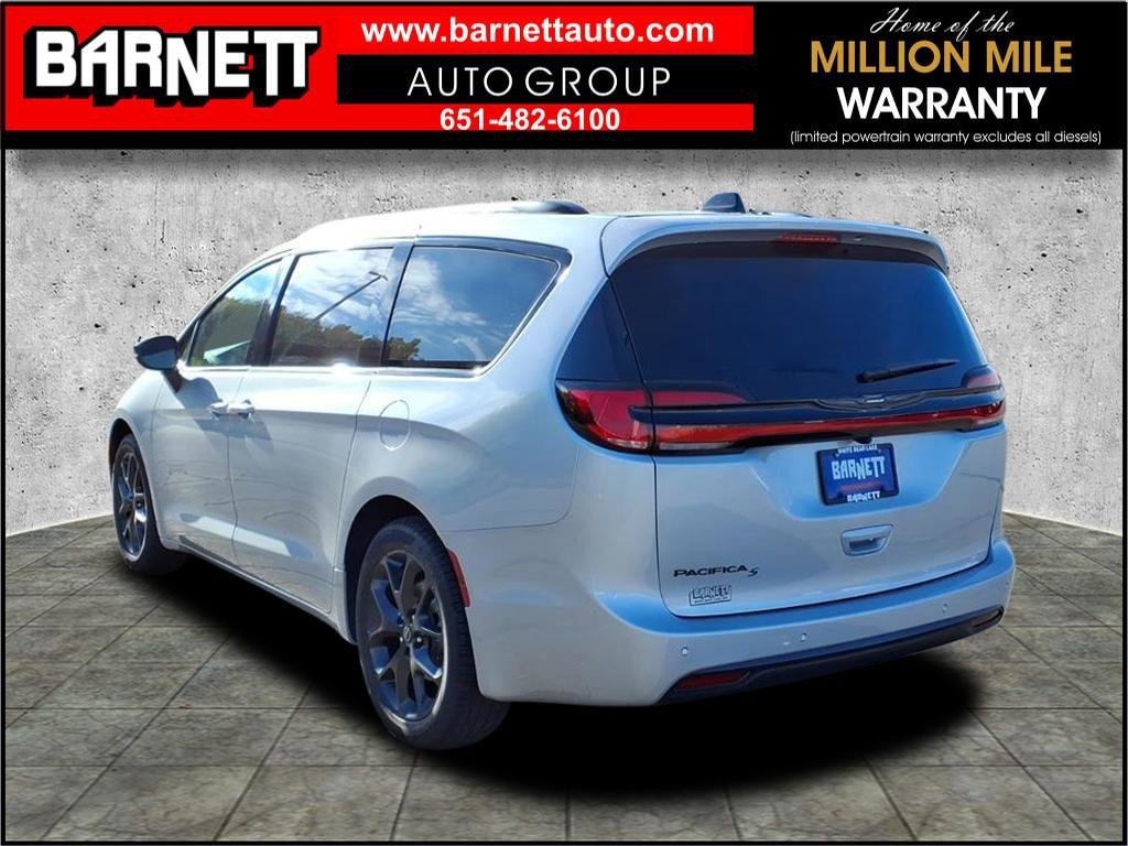New 2026 Chrysler Pacifica SELECT Passenger Van