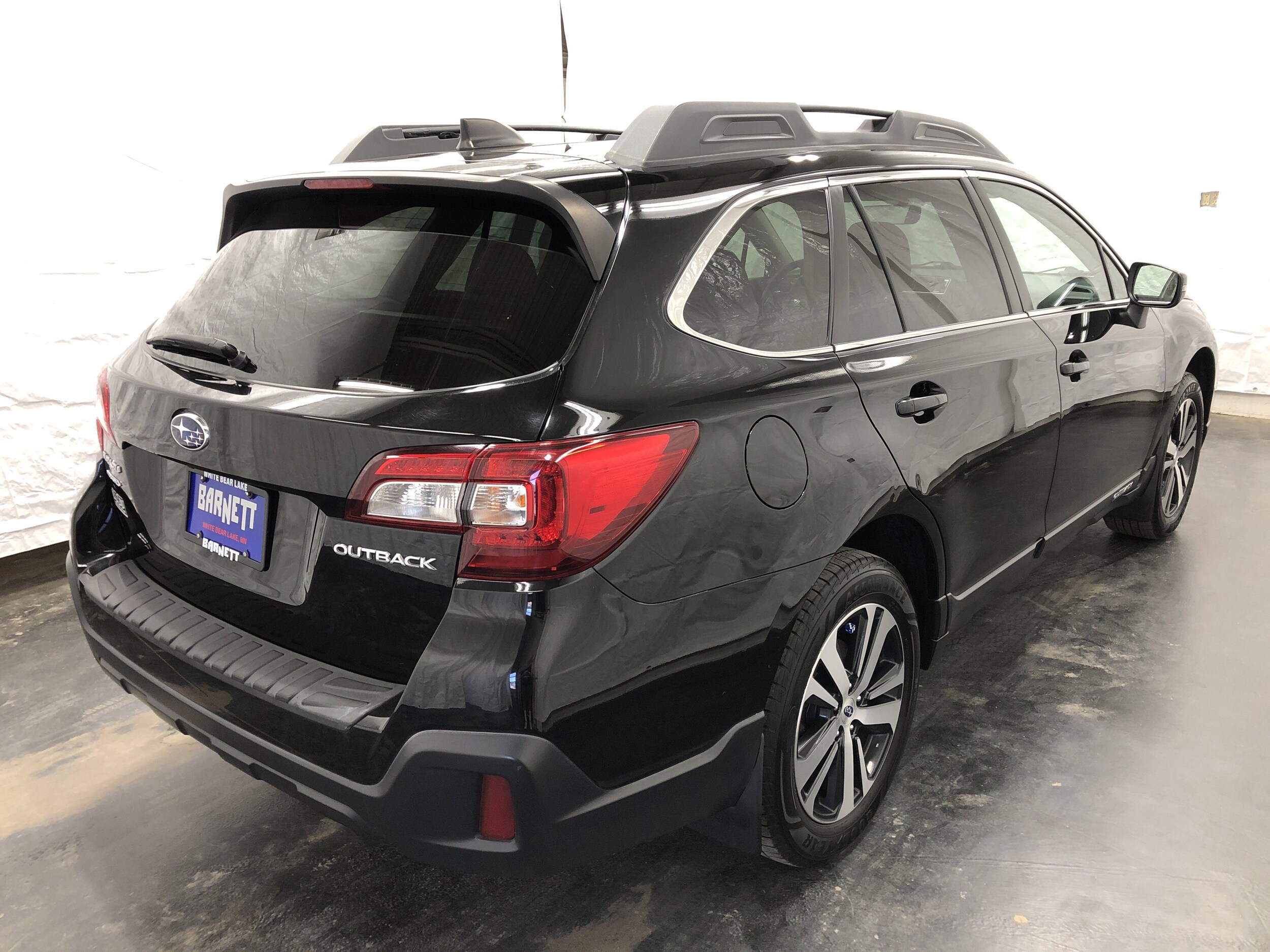 2019 Subaru Outback Limited photo 2