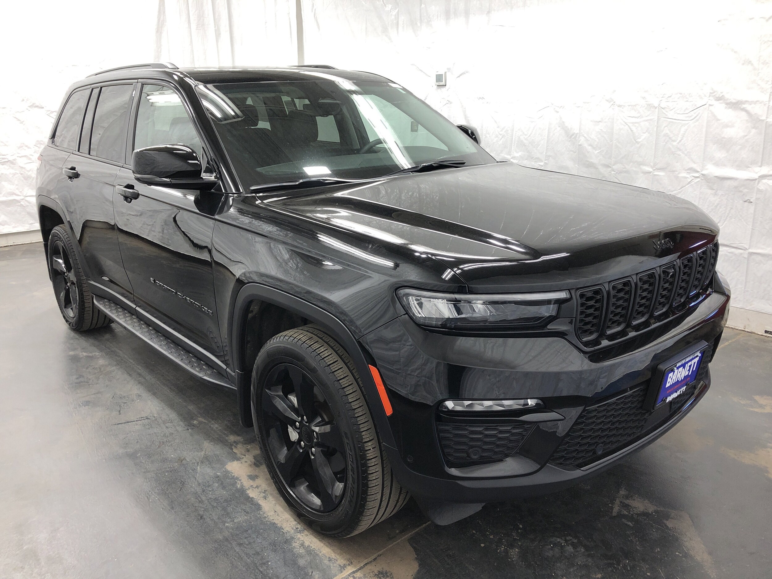 2023 Jeep Grand Cherokee Limited photo 2