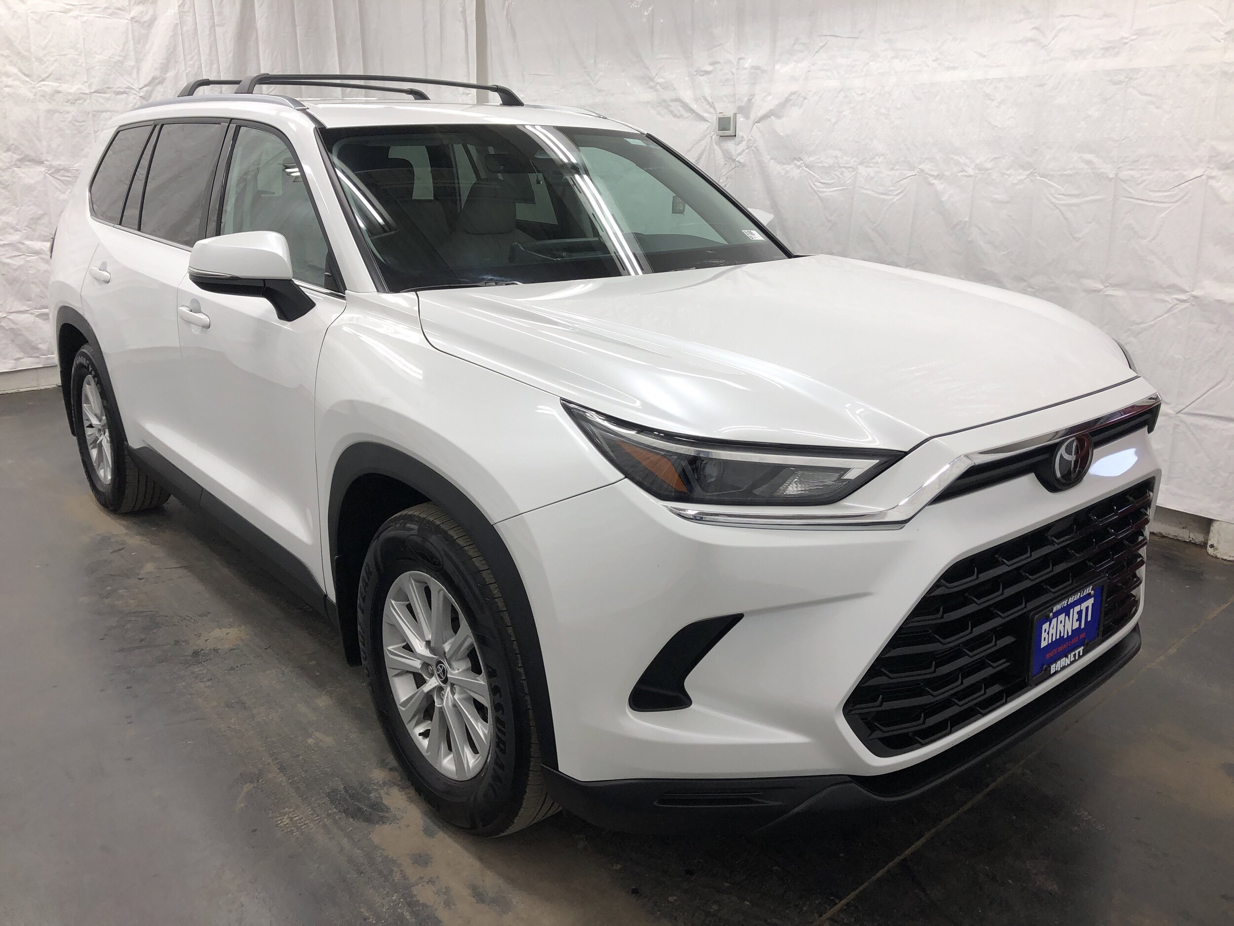 2024 Toyota Grand Highlander XLE photo 2