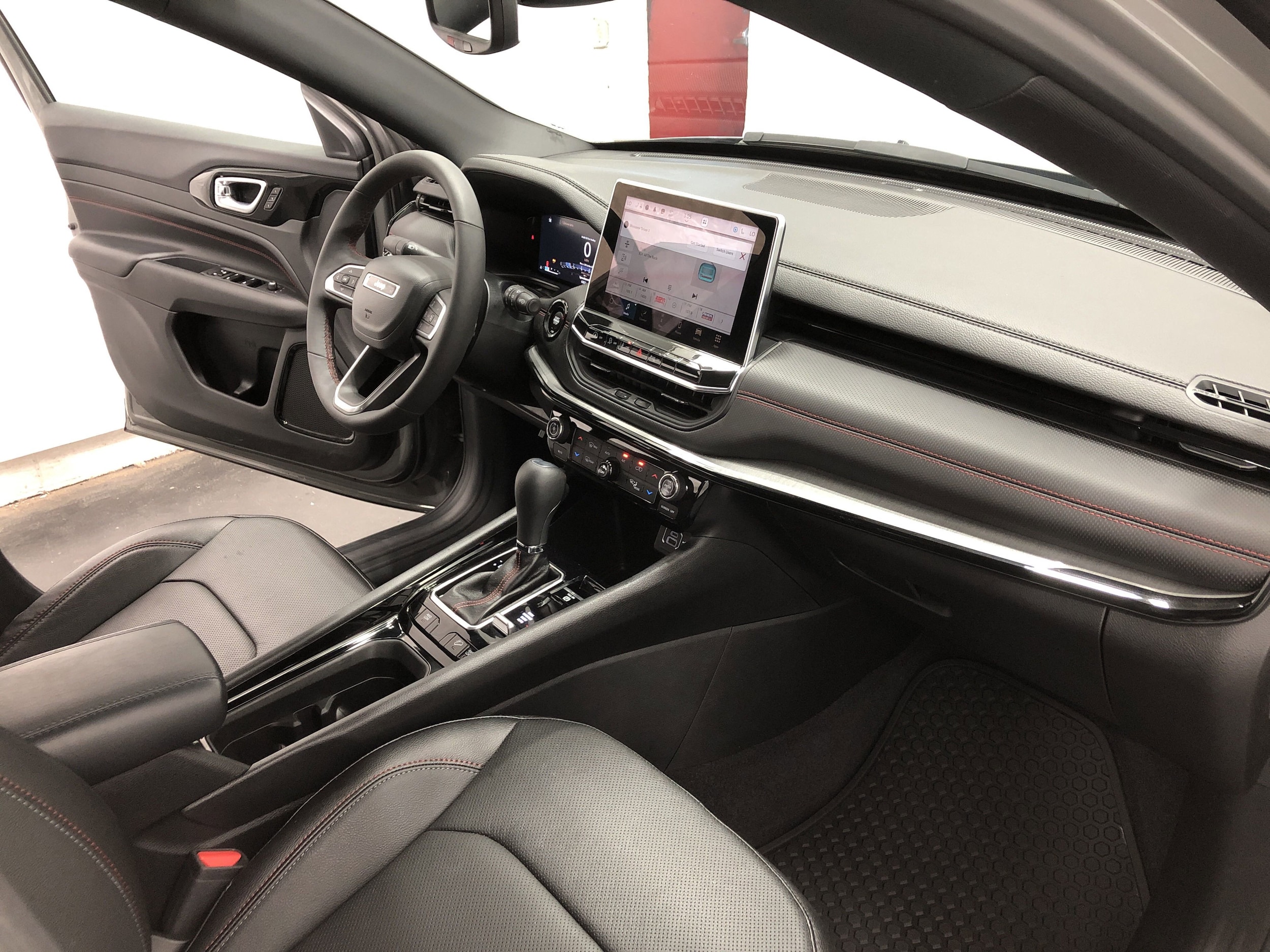 2023 Jeep Compass Trailhawk - Photo 11