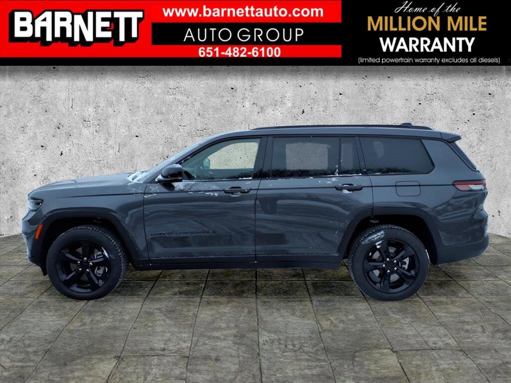 2025 Jeep Grand Cherokee Limited photo 2