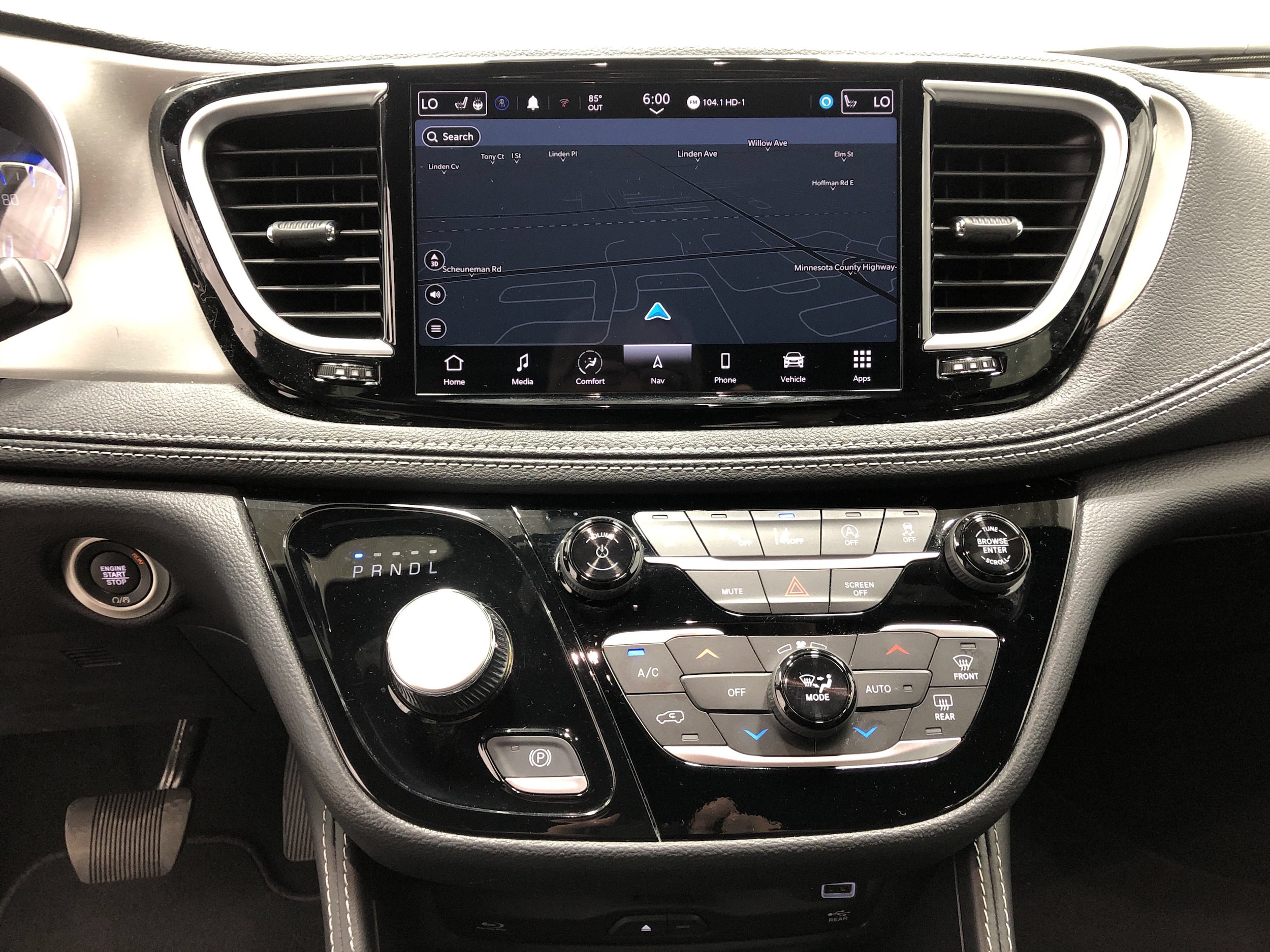 2024 Chrysler Pacifica Limited - Photo 14
