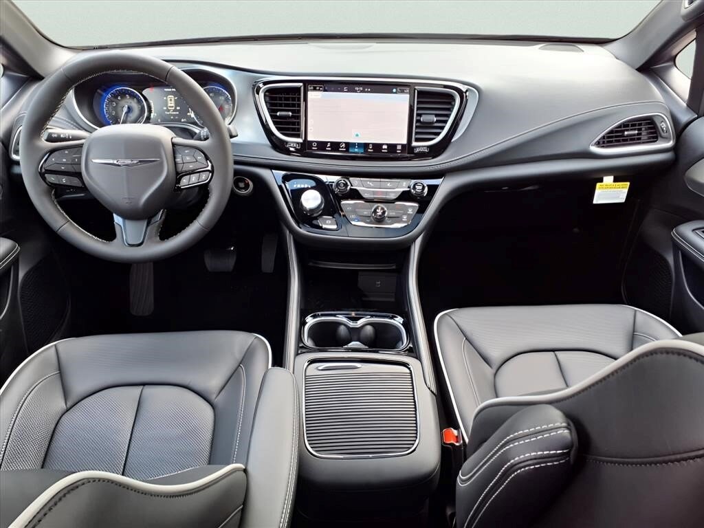 2026 Chrysler Pacifica Limited - Photo 9