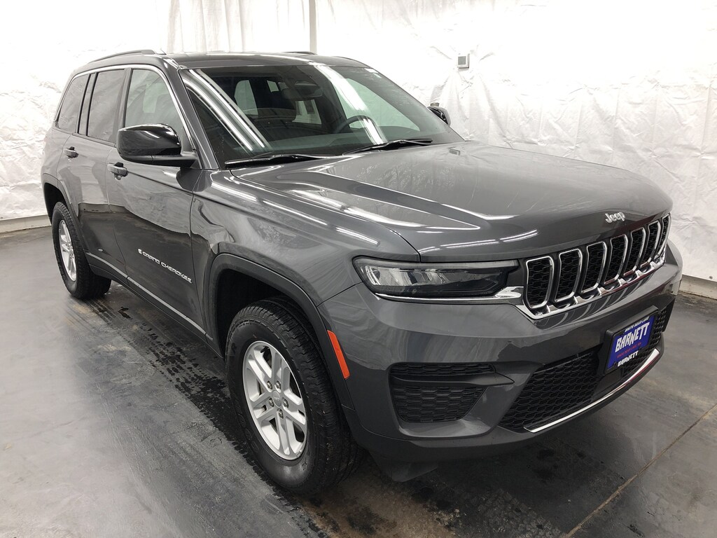 Used 2024 Jeep Grand Cherokee Laredo SUV