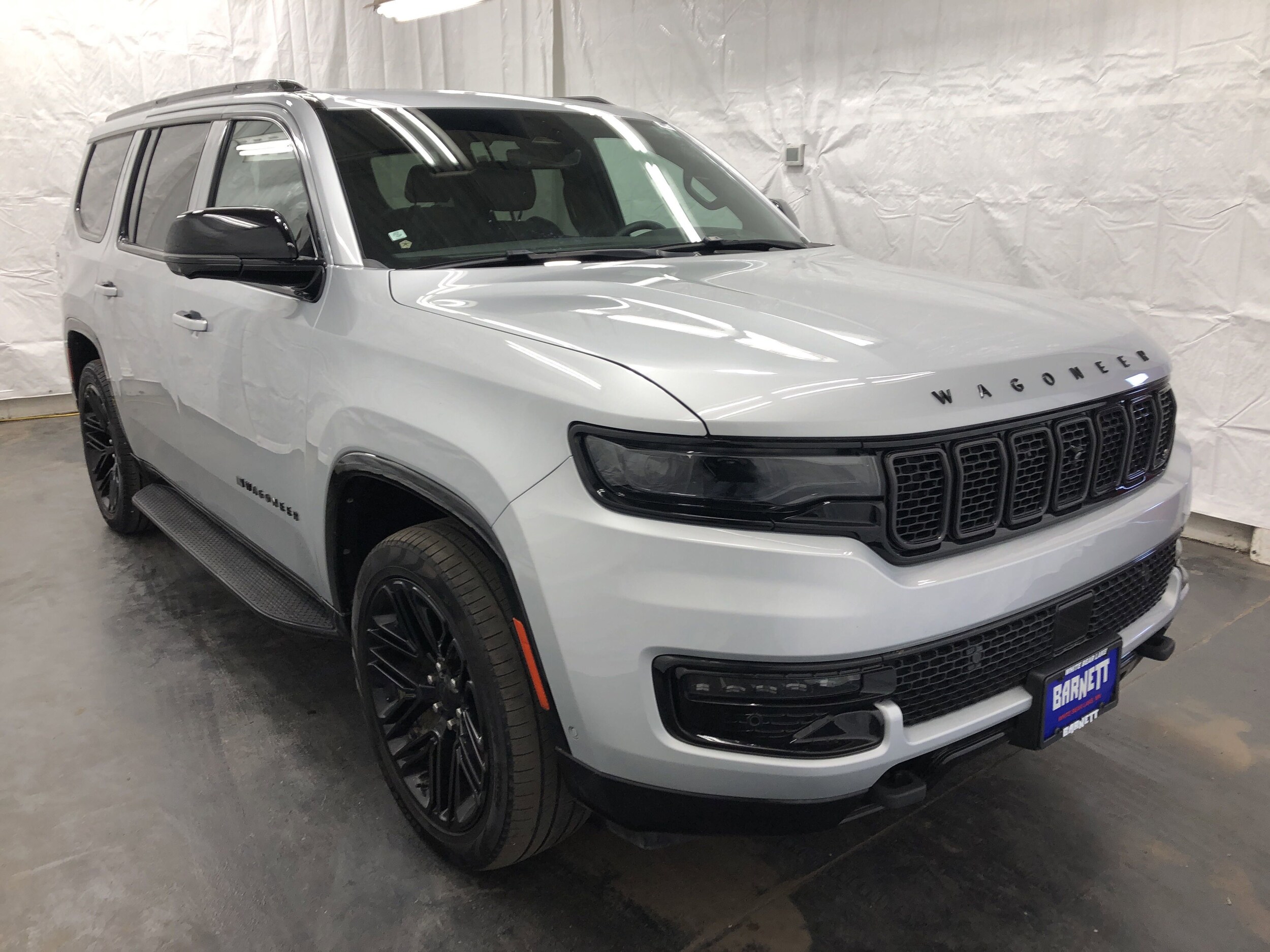 2024 Jeep Wagoneer Series II Carbide photo 2