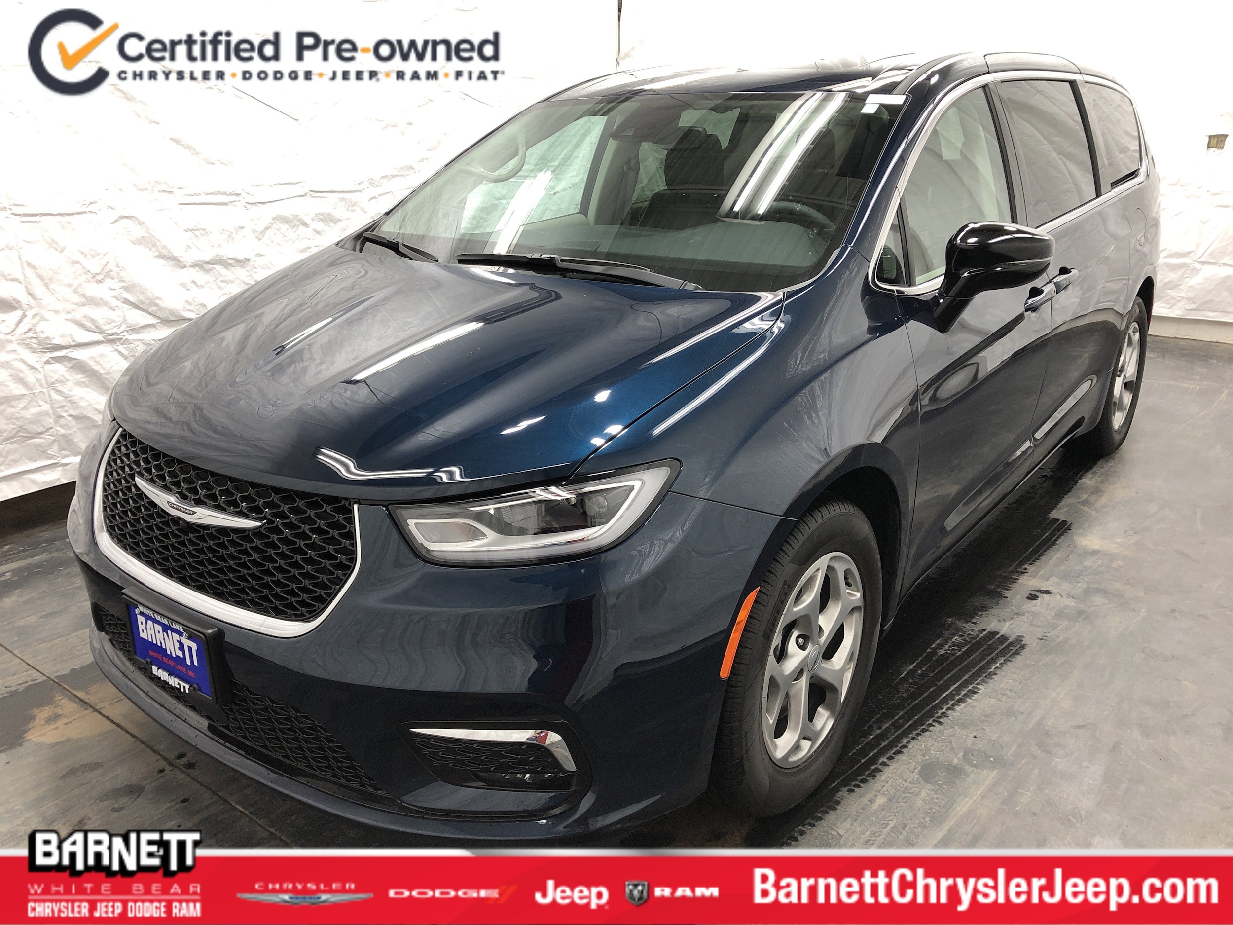 2024 Chrysler Pacifica Limited's photo