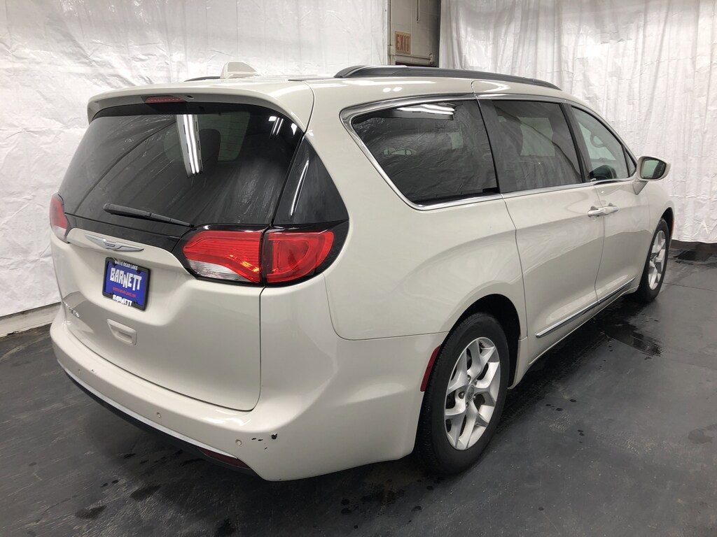 Used 2017 Chrysler Pacifica Touring-L Van