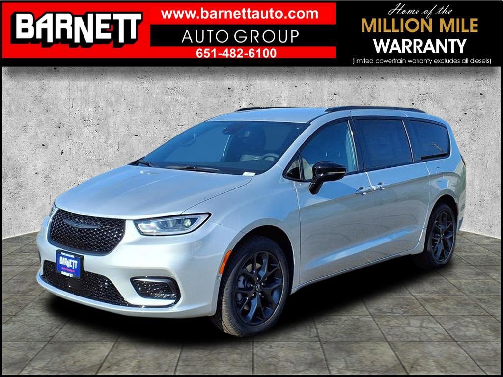 New 2026 Chrysler Pacifica SELECT AWD Passenger Van