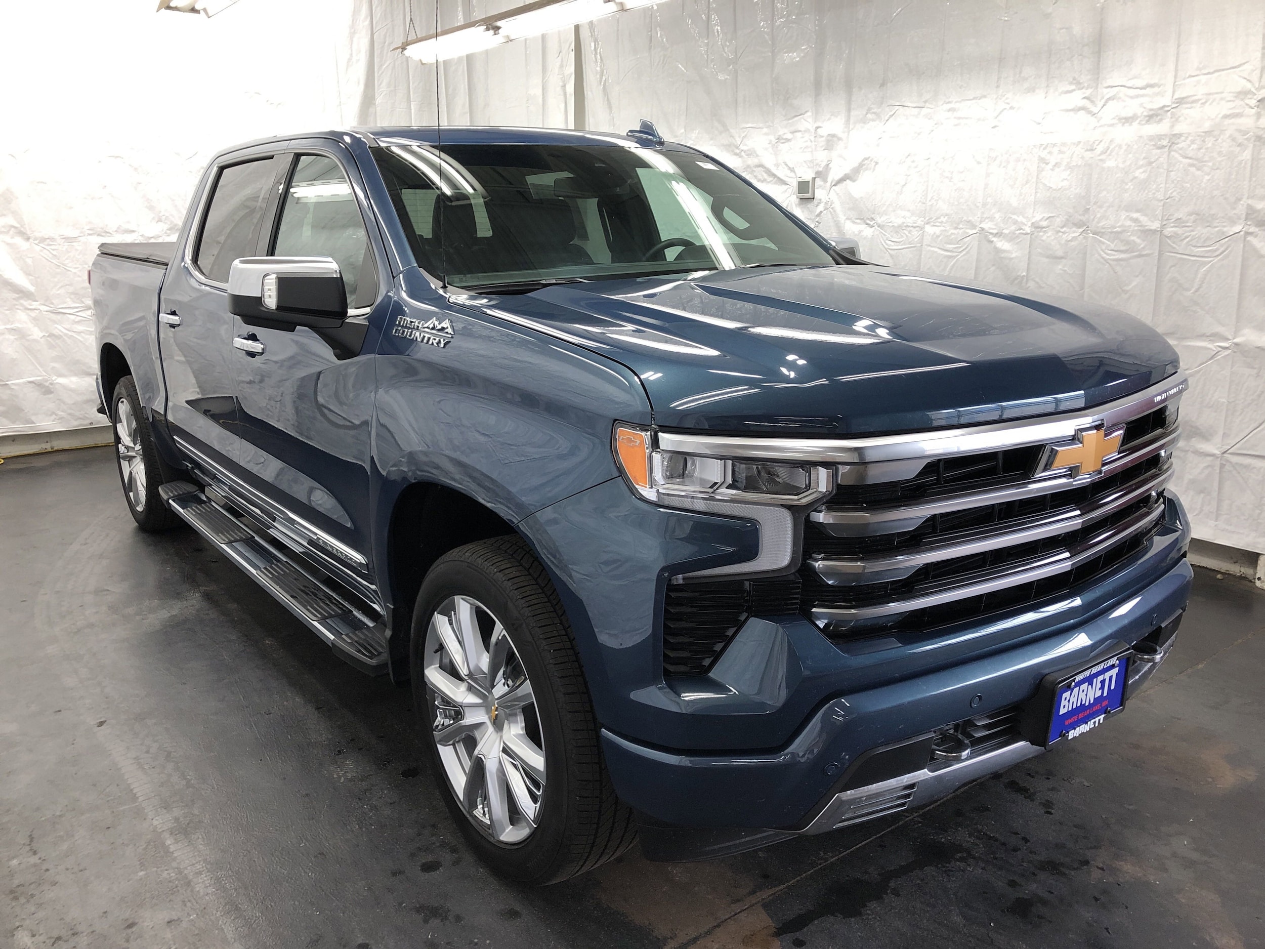 Used 2024 Chevrolet Silverado 1500 High Country with VIN 2GCUDJED0R1157441 for sale in White Bear Lake, Minnesota