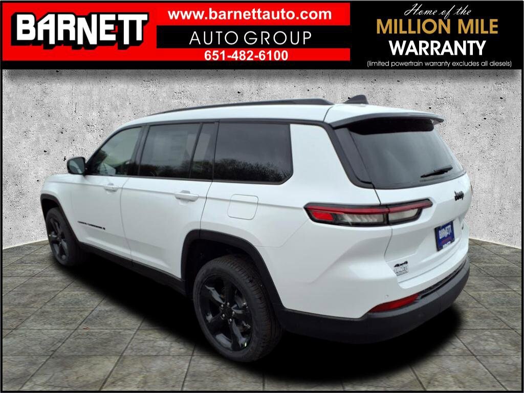 2025 Jeep Grand Cherokee Limited photo 2