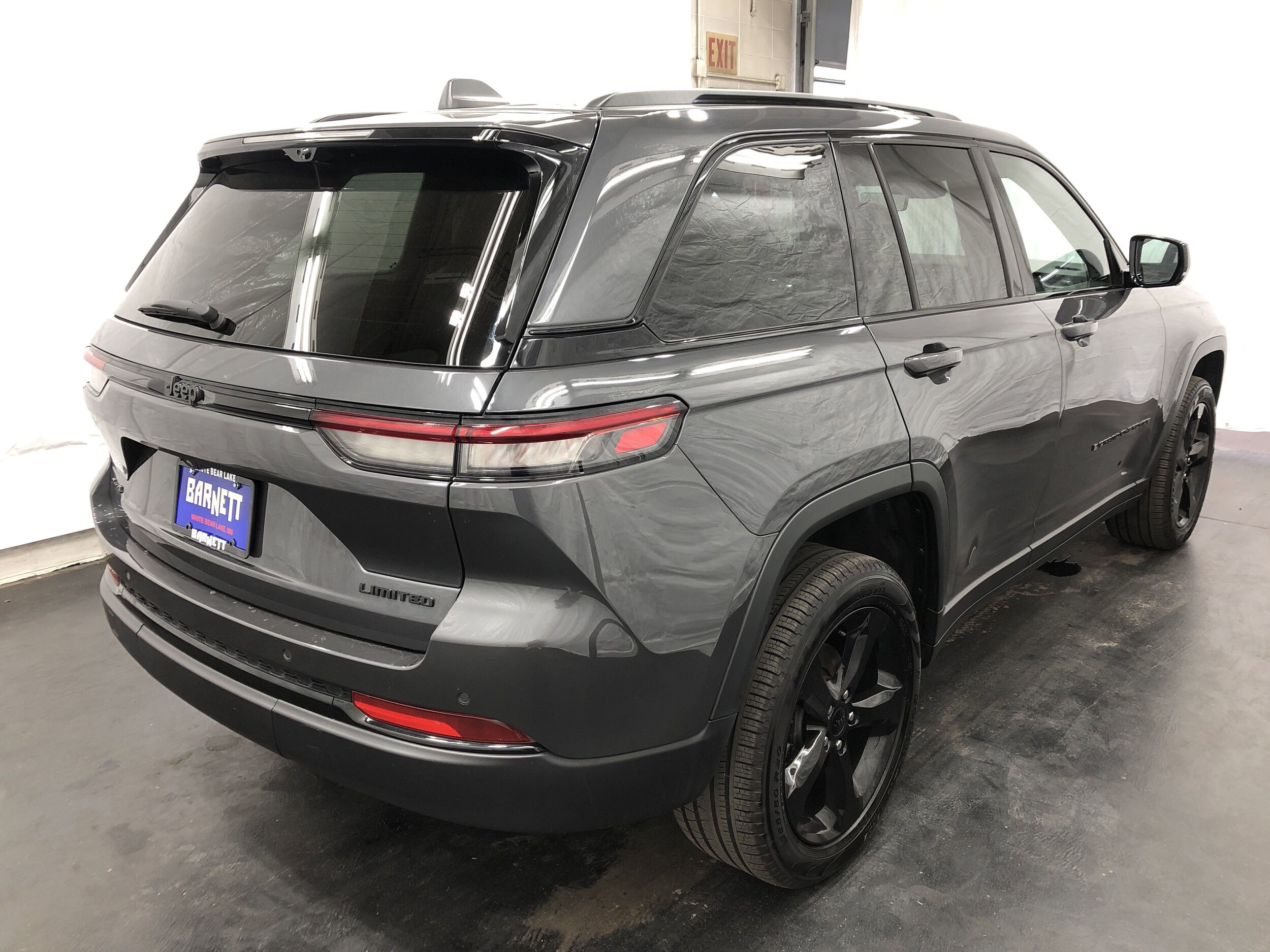 2024 Jeep Grand Cherokee Limited photo 3