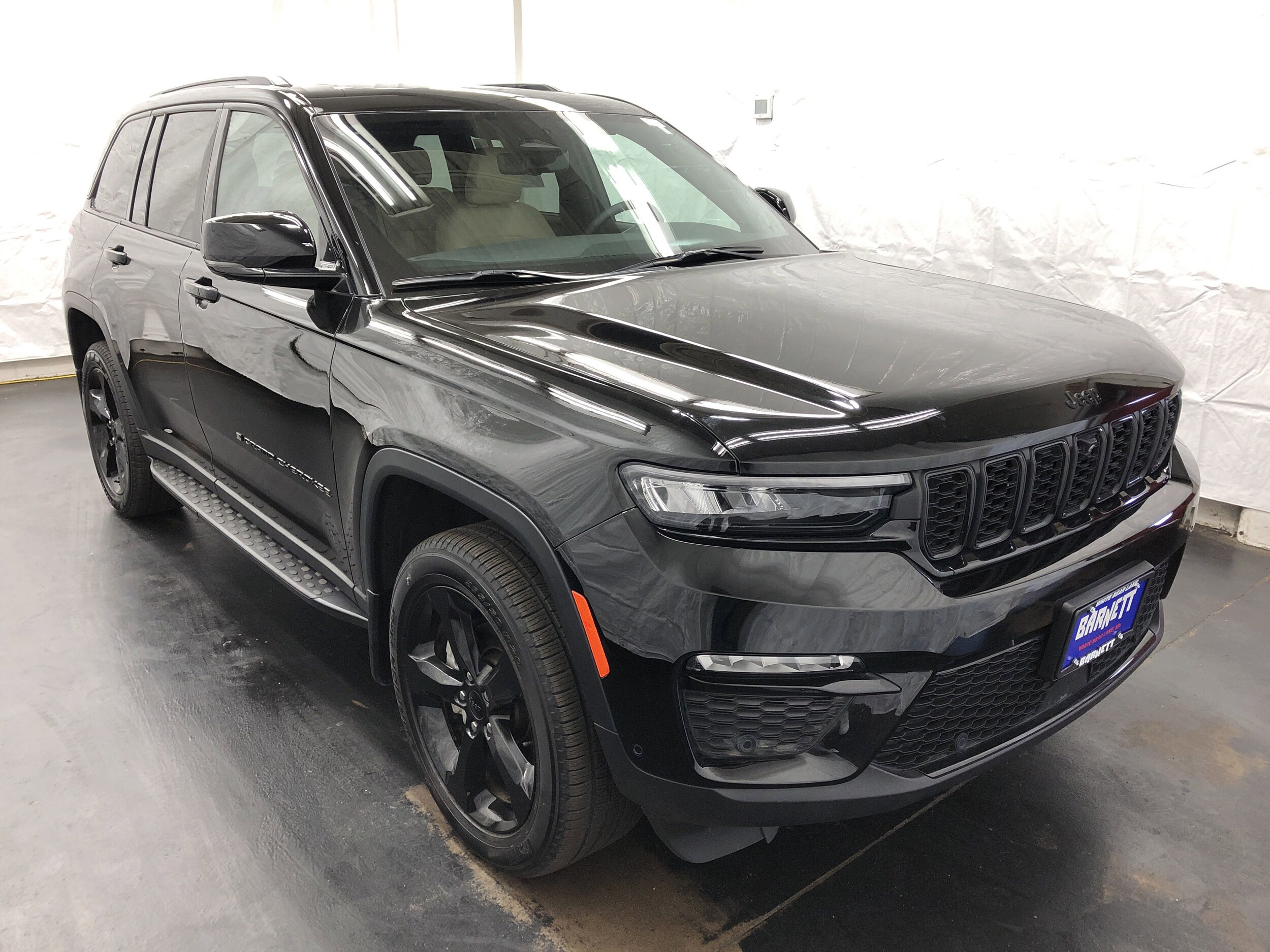 2024 Jeep Grand Cherokee Limited photo 2