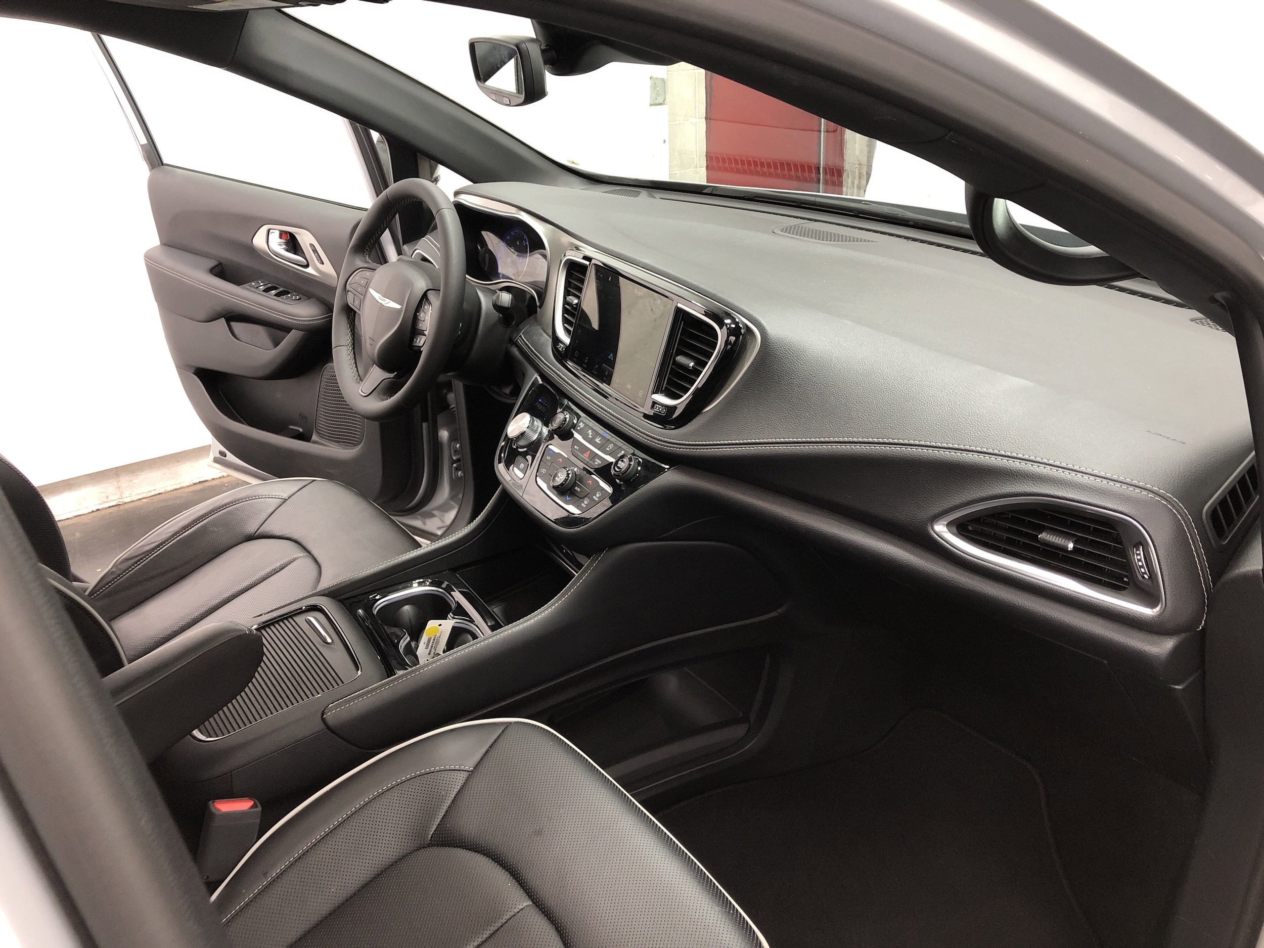 2024 Chrysler Pacifica Limited - Photo 12