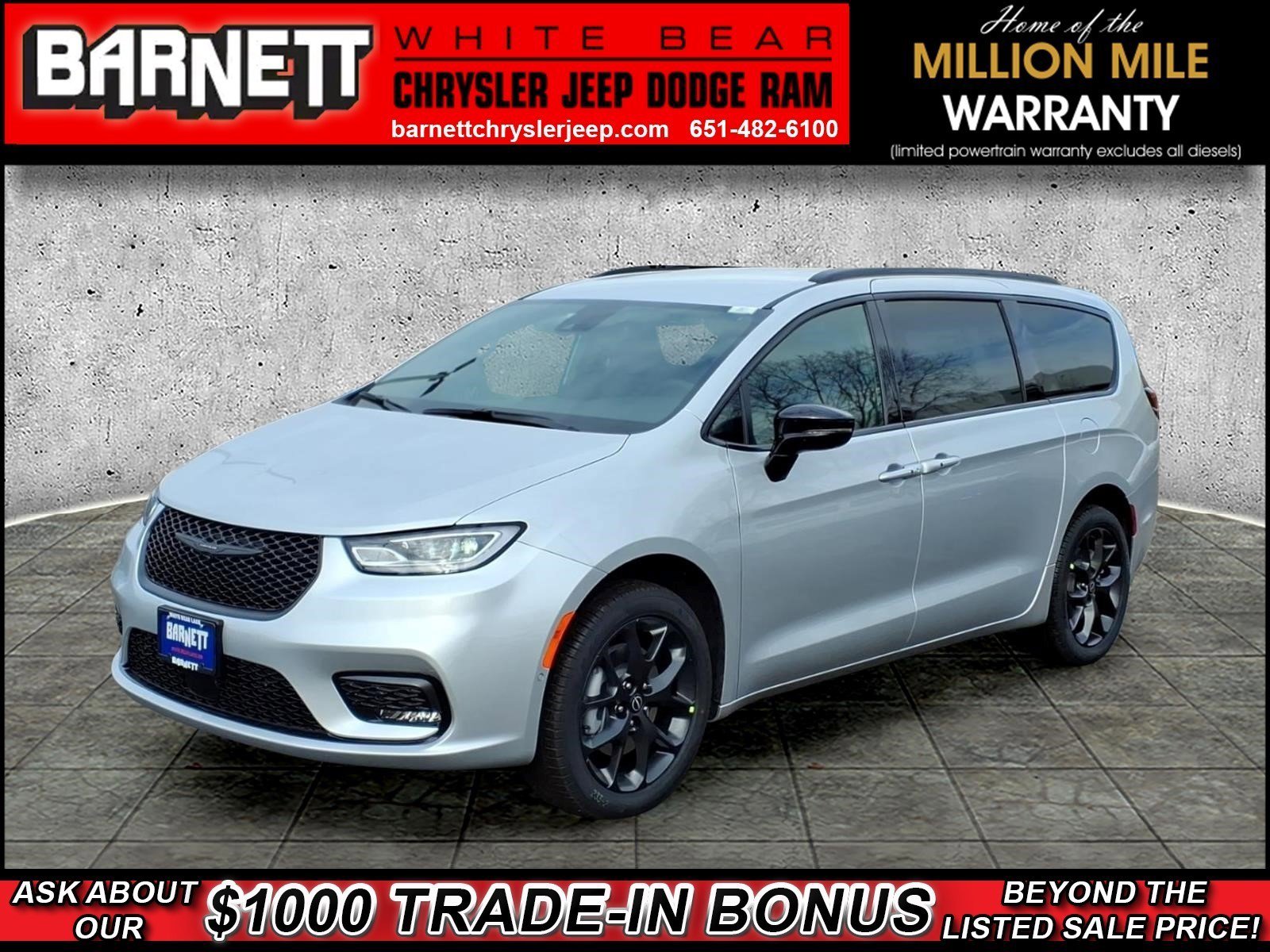 2026 Chrysler Pacifica Select AWD's photo