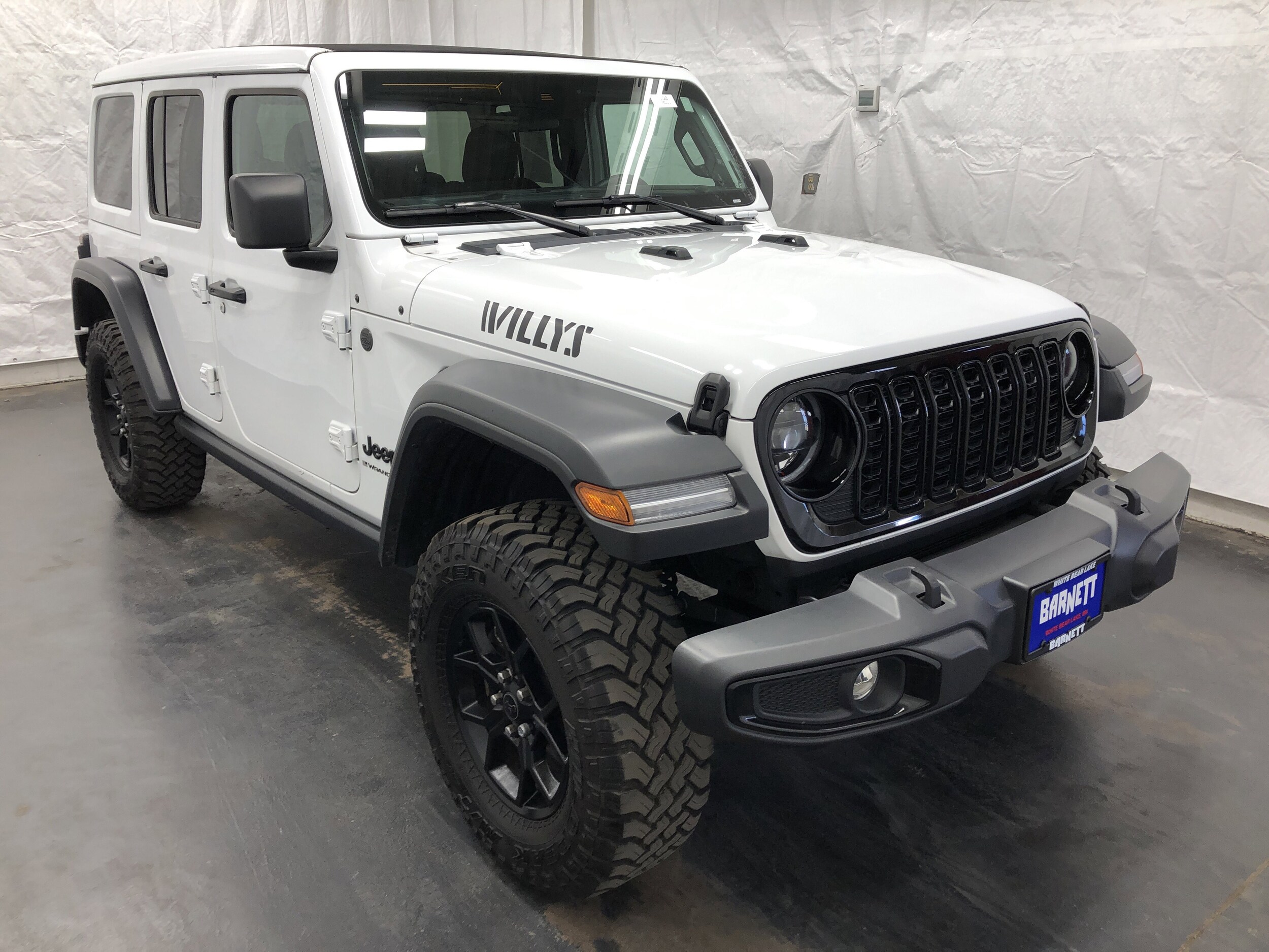 2024 Jeep Wrangler Willys photo 2