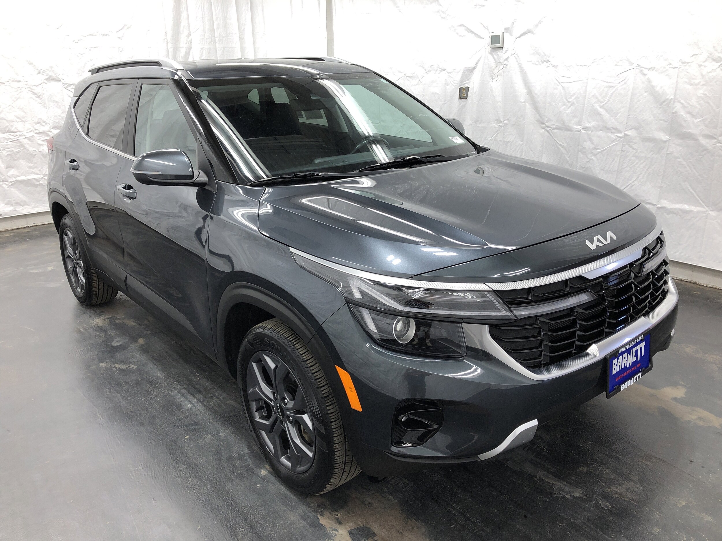 2024 Kia Seltos S photo 2