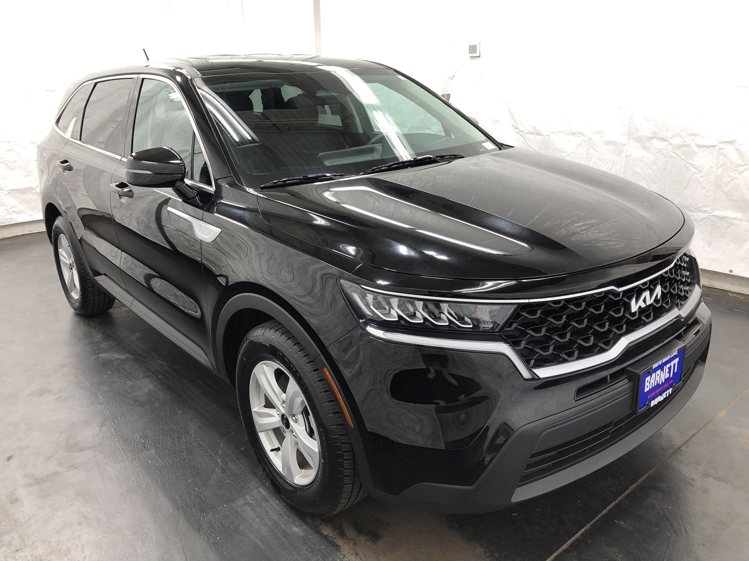 Used 2022 Kia Sorento LX with VIN 5XYRG4LC9NG142395 for sale in Saint Paul, Minnesota