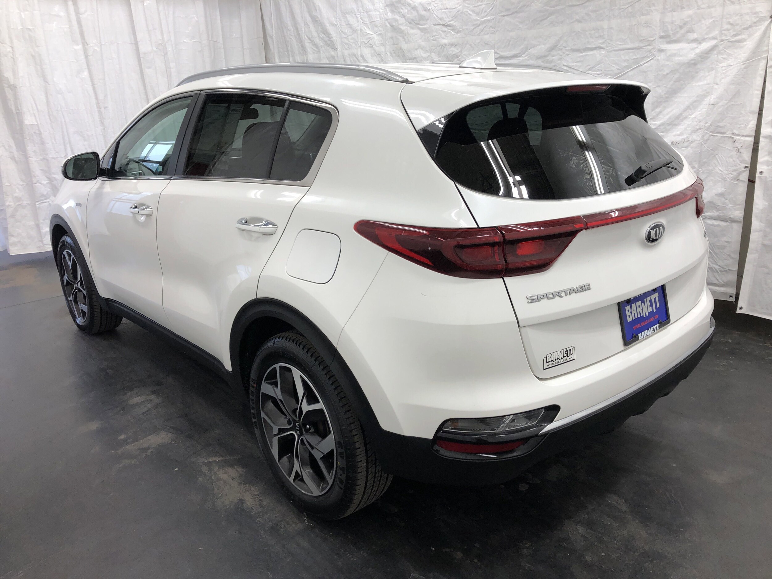 2021 Kia Sportage EX photo 2