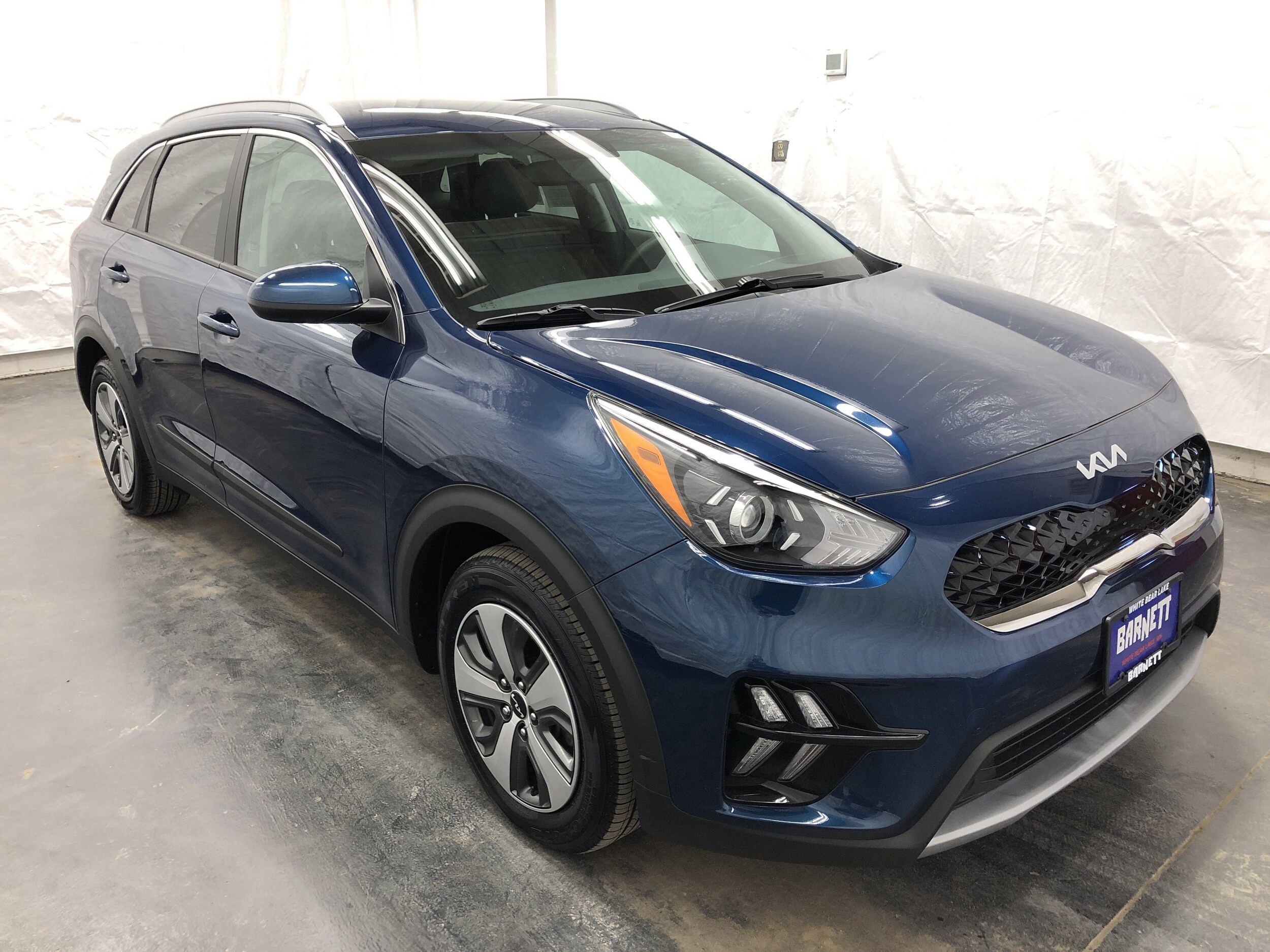 2022 Kia Niro LX photo 2