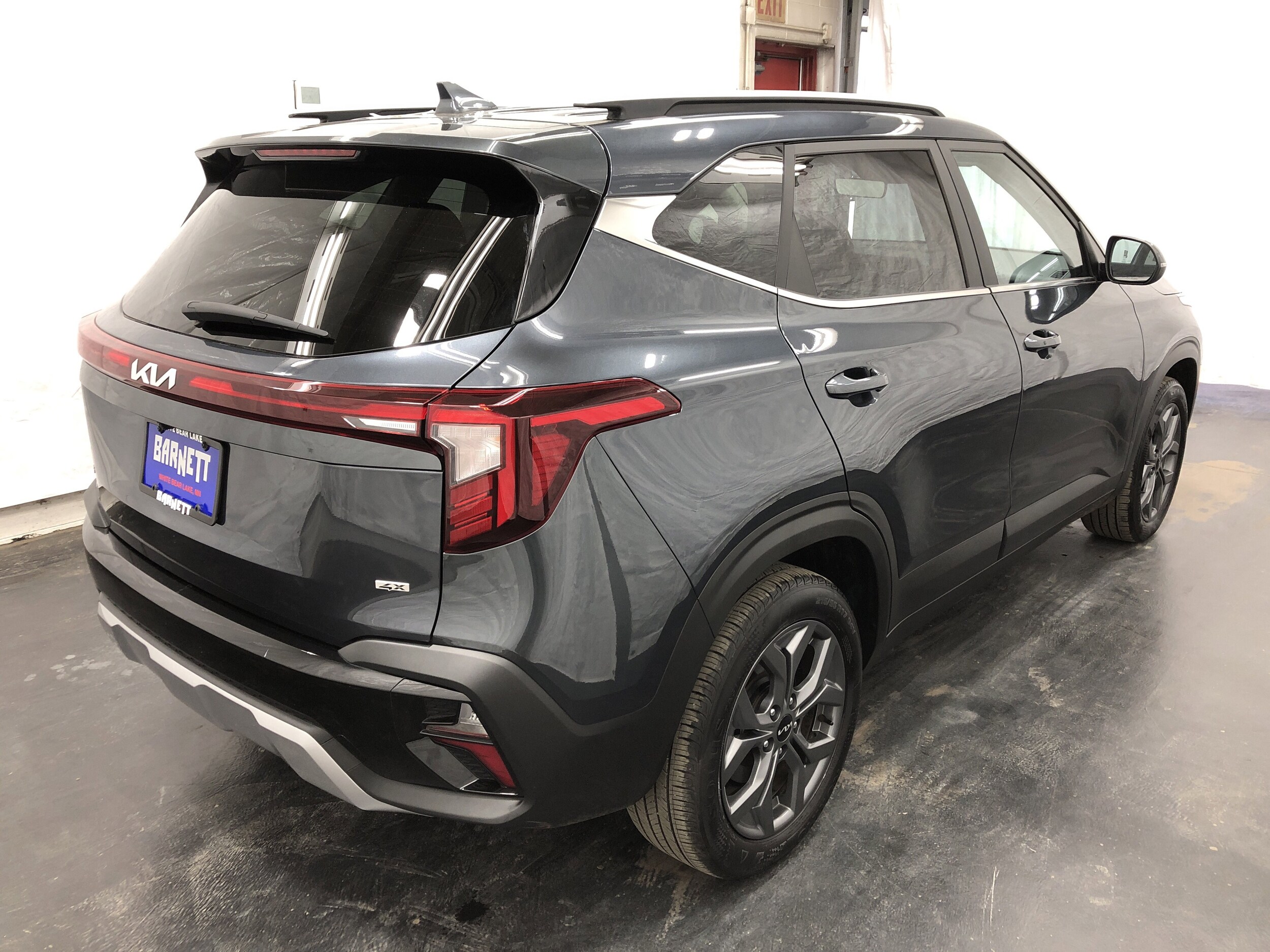 2024 Kia Seltos S photo 3