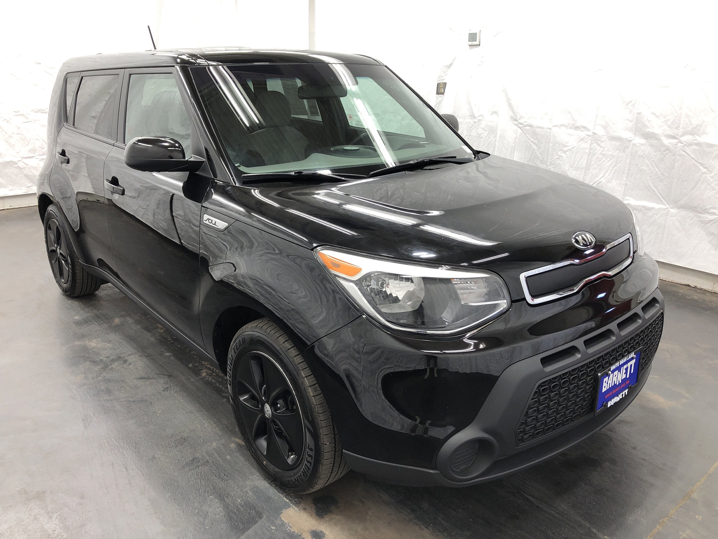 Used 2016 Kia Soul Base with VIN KNDJN2A29G7308058 for sale in Saint Paul, Minnesota